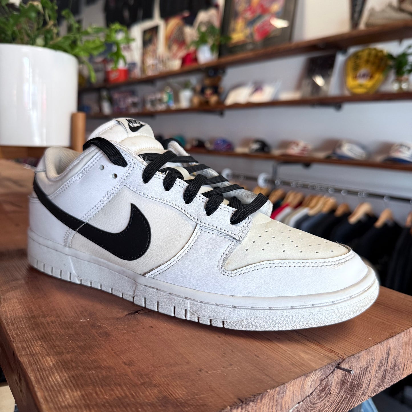 Nike Dunk Low 'Reverse Panda' Size 9.5