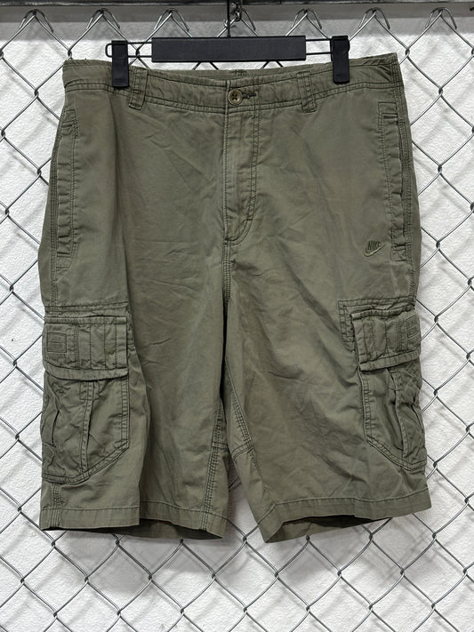 Vintage Y2K Nike Cargo Shorts Size 32