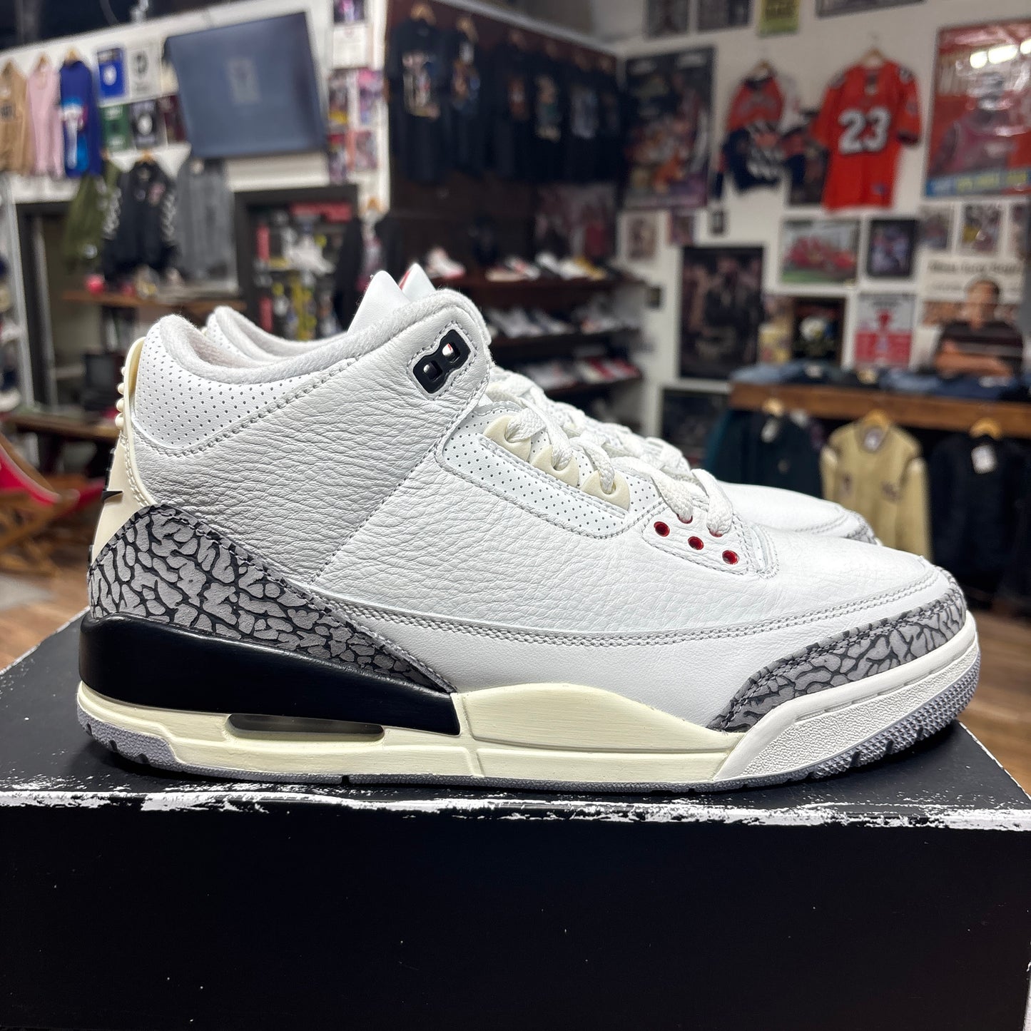 Jordan 3 'Reimagined White cement' Size 10 (VNDS)