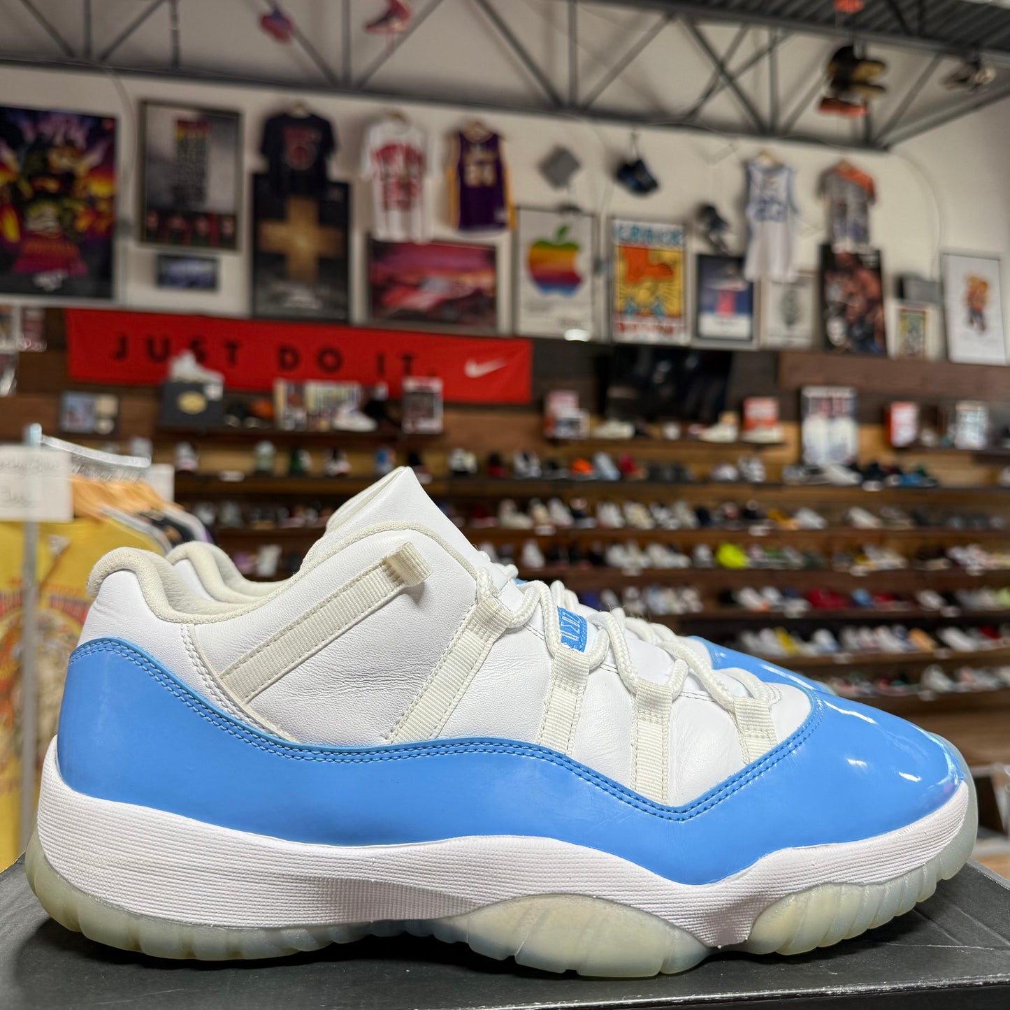 Jordan 11 Low 'UNC' Size 12