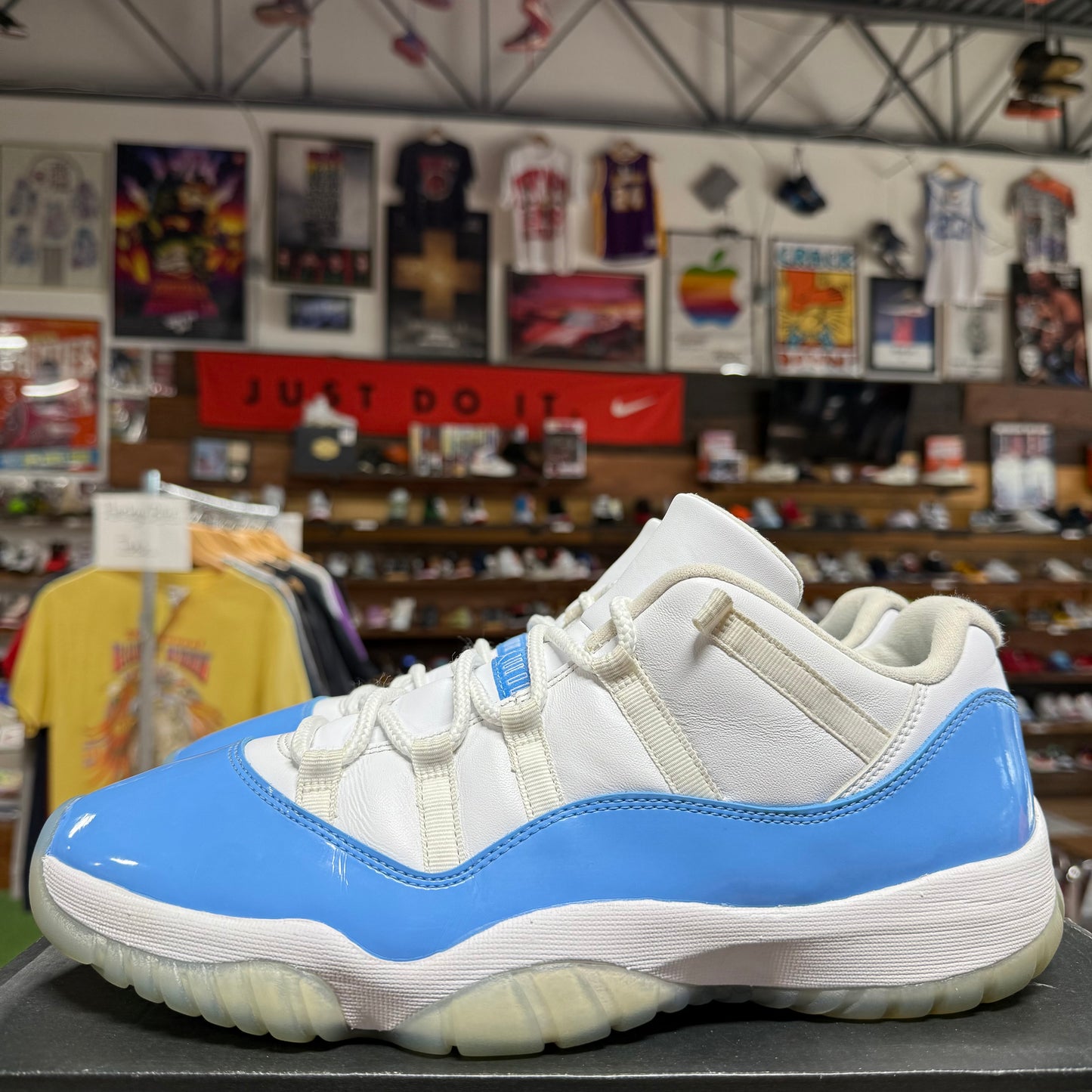 Jordan 11 Low 'UNC' Size 12