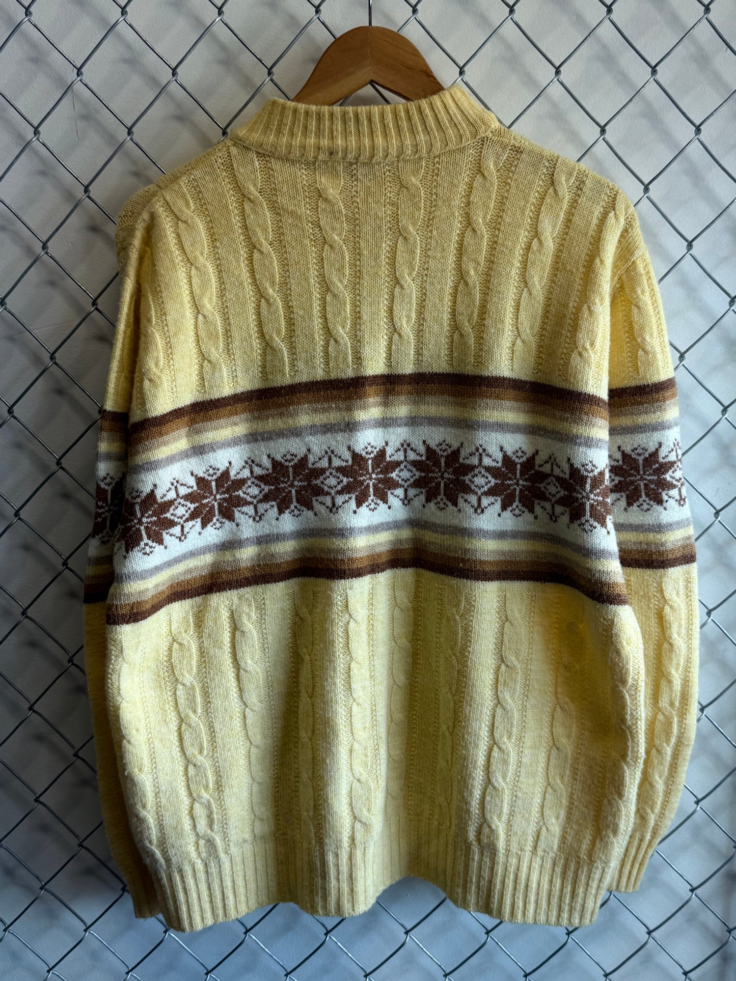 Vintage 90's Jantzen Yellow Snowflake Pattern Cable Knit Sweater Size XL