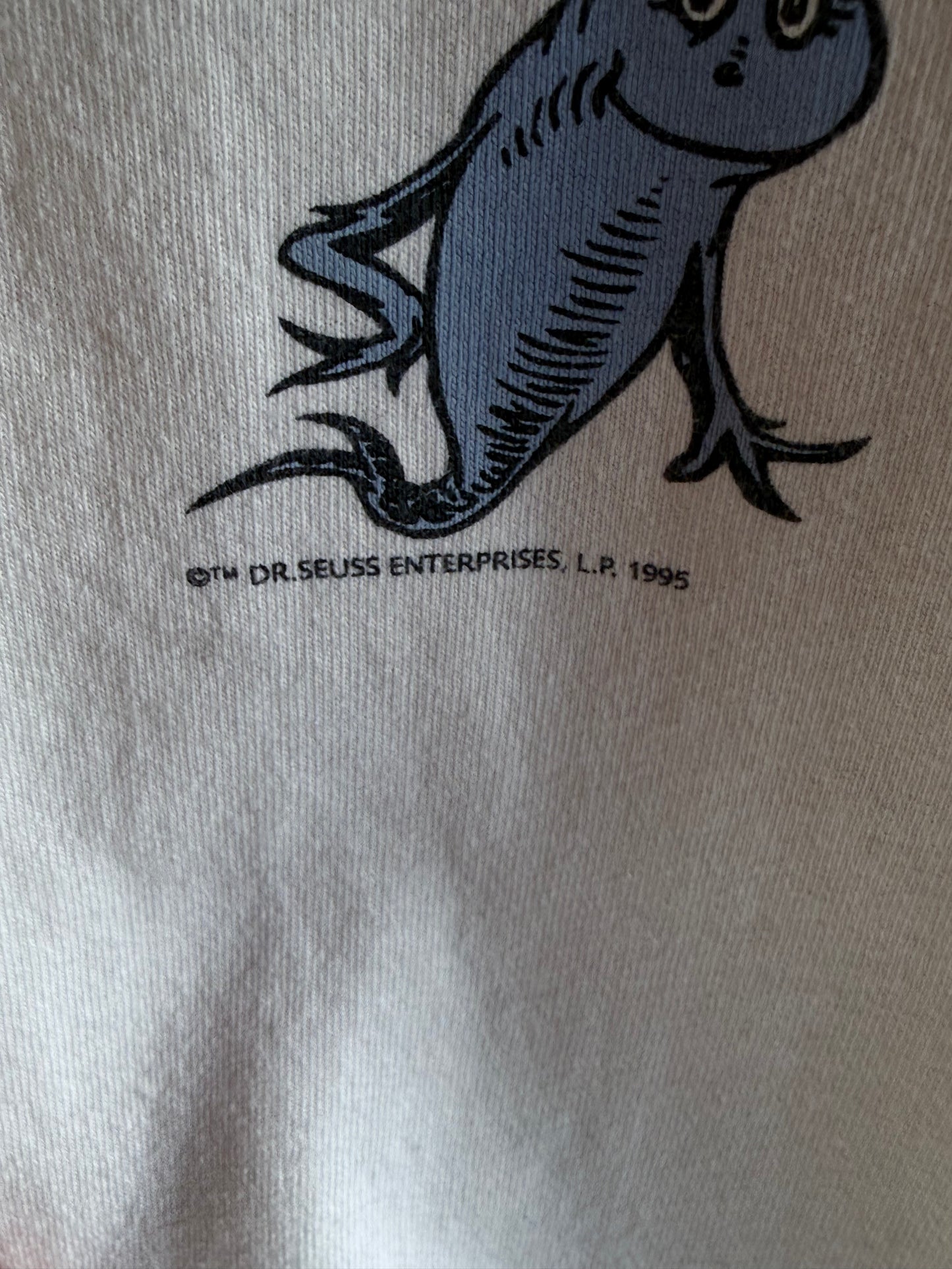 Vintage 1995 Dr Seuss One Fish To Fish Cartoon Book Graphic Tee Size XL