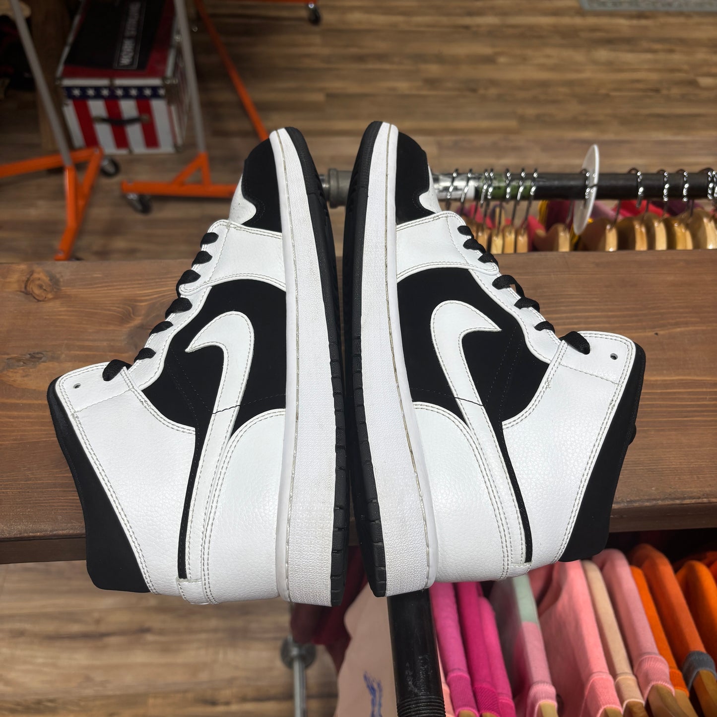 Jordan 1 Mid 'Tuxedo' Size 11