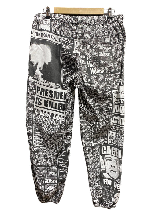 Supreme Newsprint Skate Pant Joggers Size Large