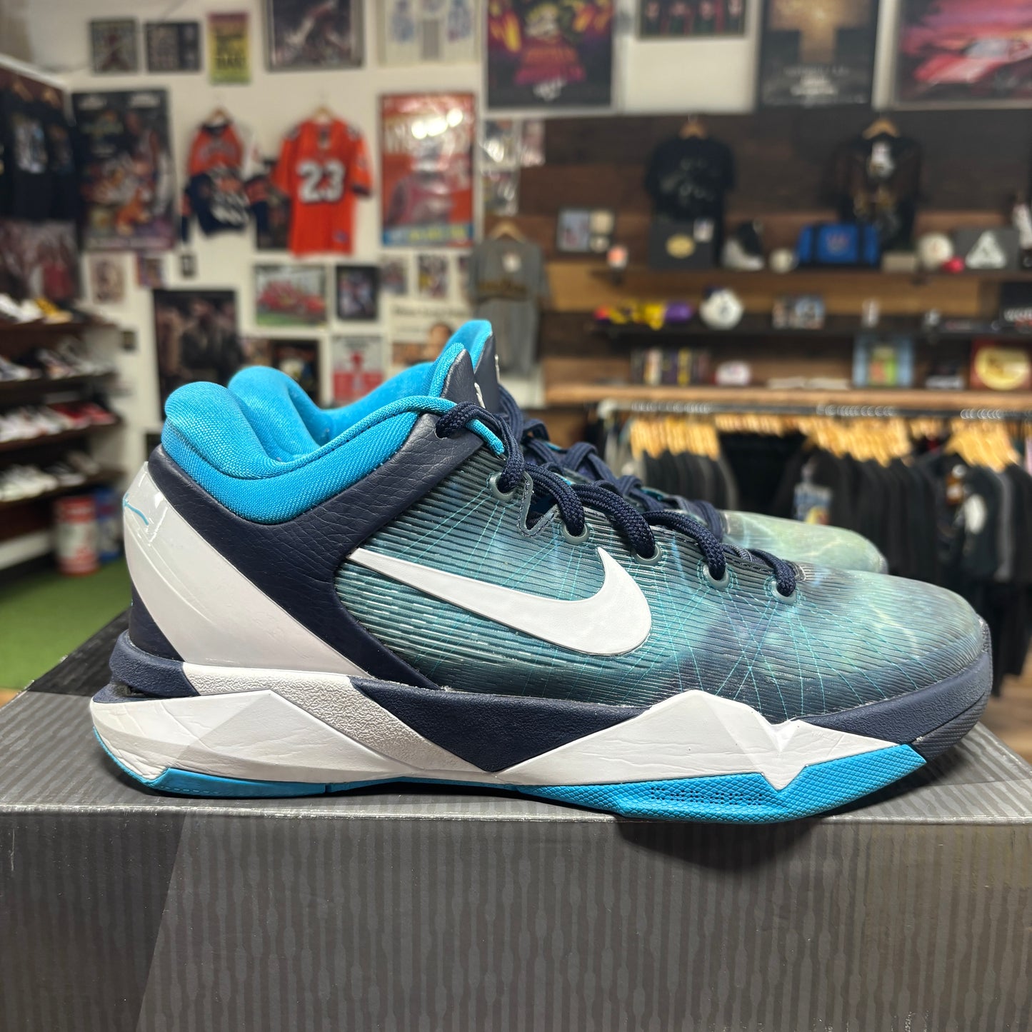 Nike Kobe 7 'Shark' Size 8