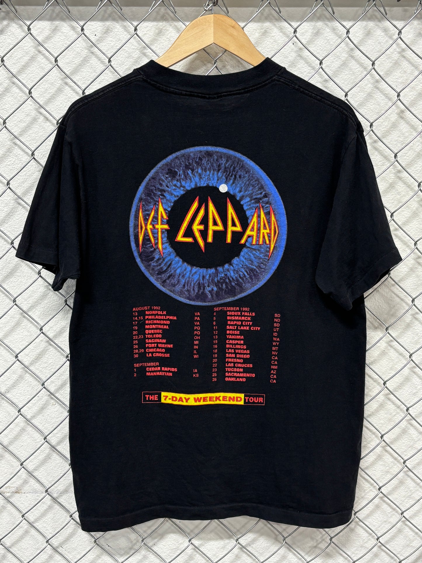 Vintage 90's Giant Def Leppard Adrenalize Band Tour Graphic Tee Size Large