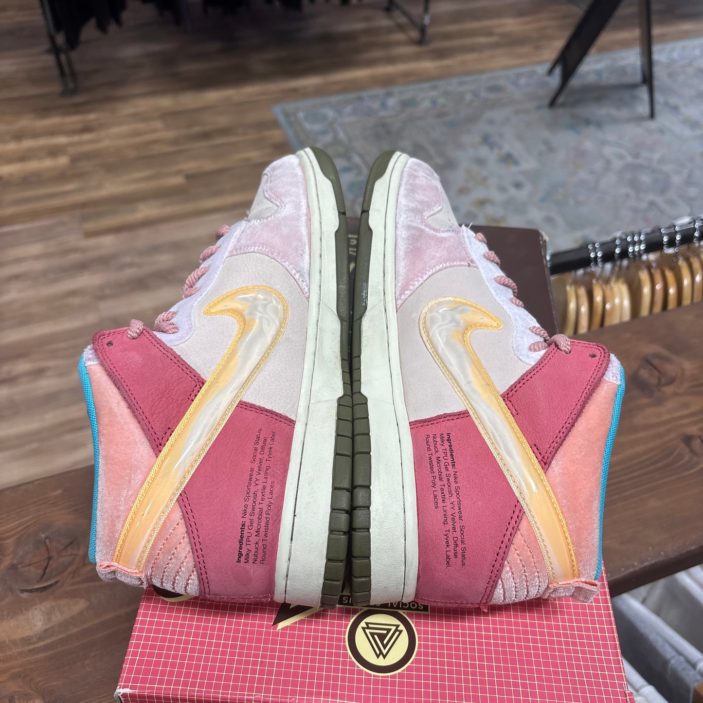 Nike SB Dunk Mid 'Strawberry Milk' Size 11