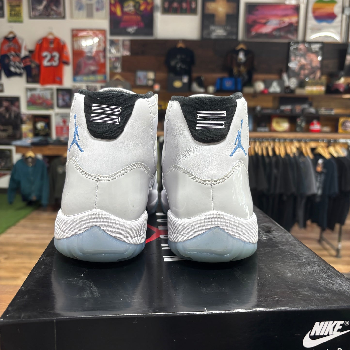 Jordan 11 'Legend Blue' Size 10