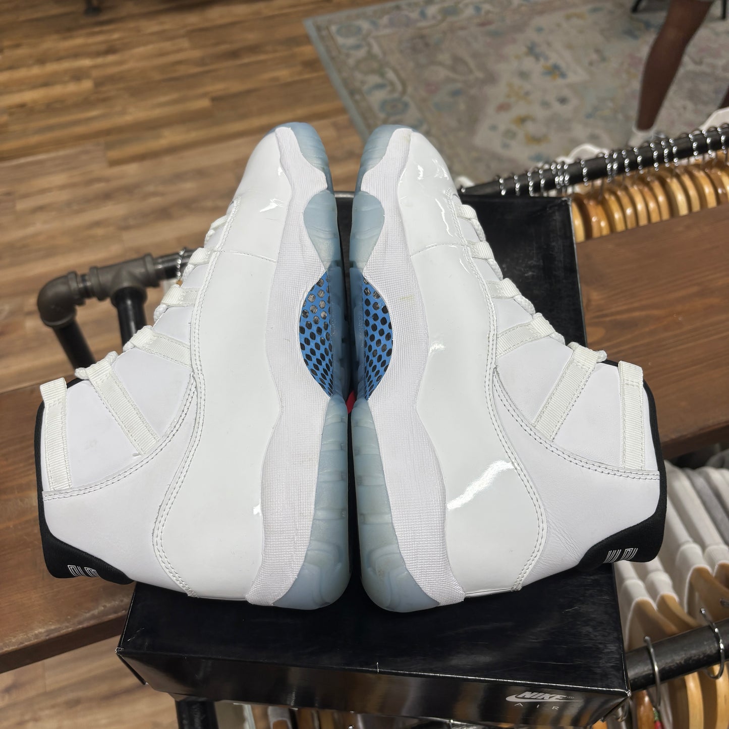 Jordan 11 'Legend Blue' Size 10