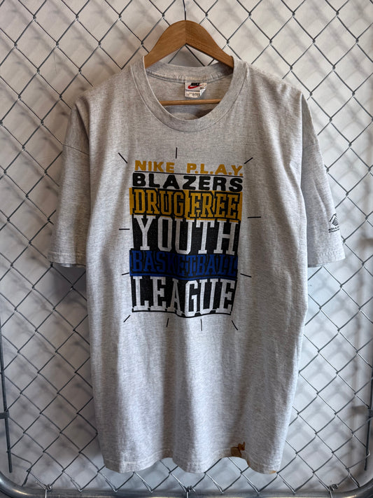 Vintage 90's Nike Play Youth Basketball League Blazers Graphic Tee Size XL