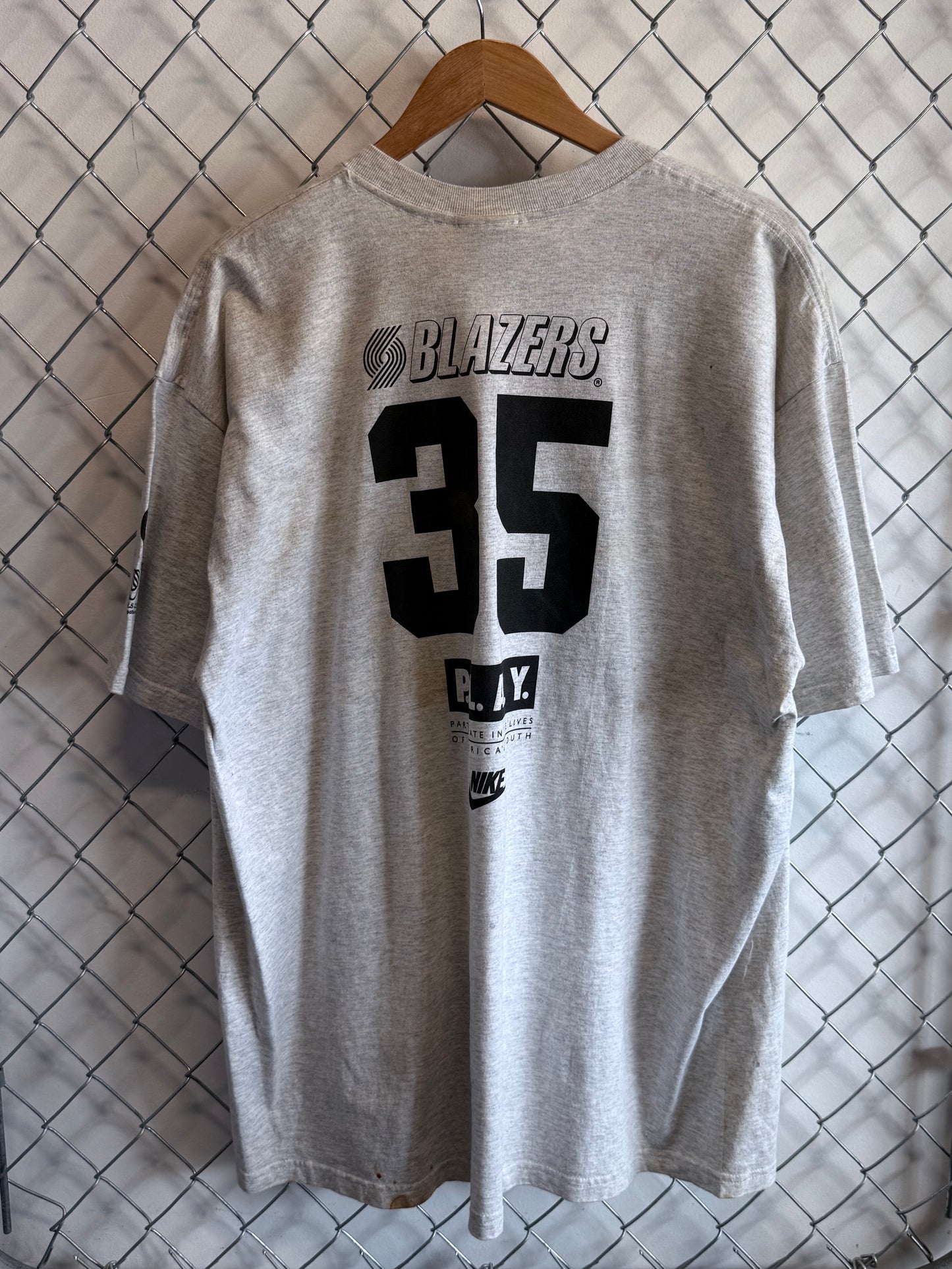 Vintage 90's Nike Play Youth Basketball League Blazers Graphic Tee Size XL