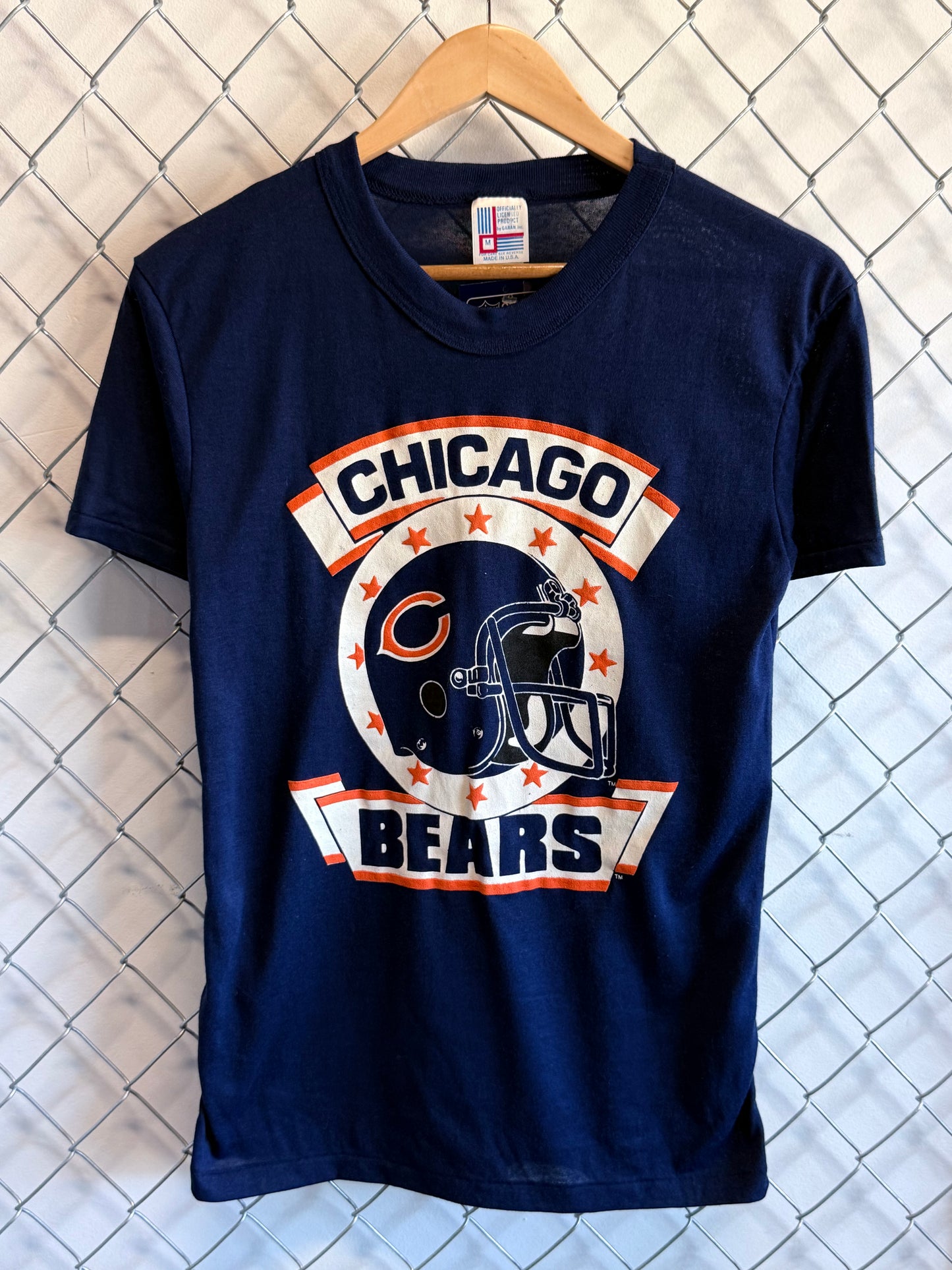 Vintage 80's Chicago Bears NFL Helmet Graphic Tee Size Medium