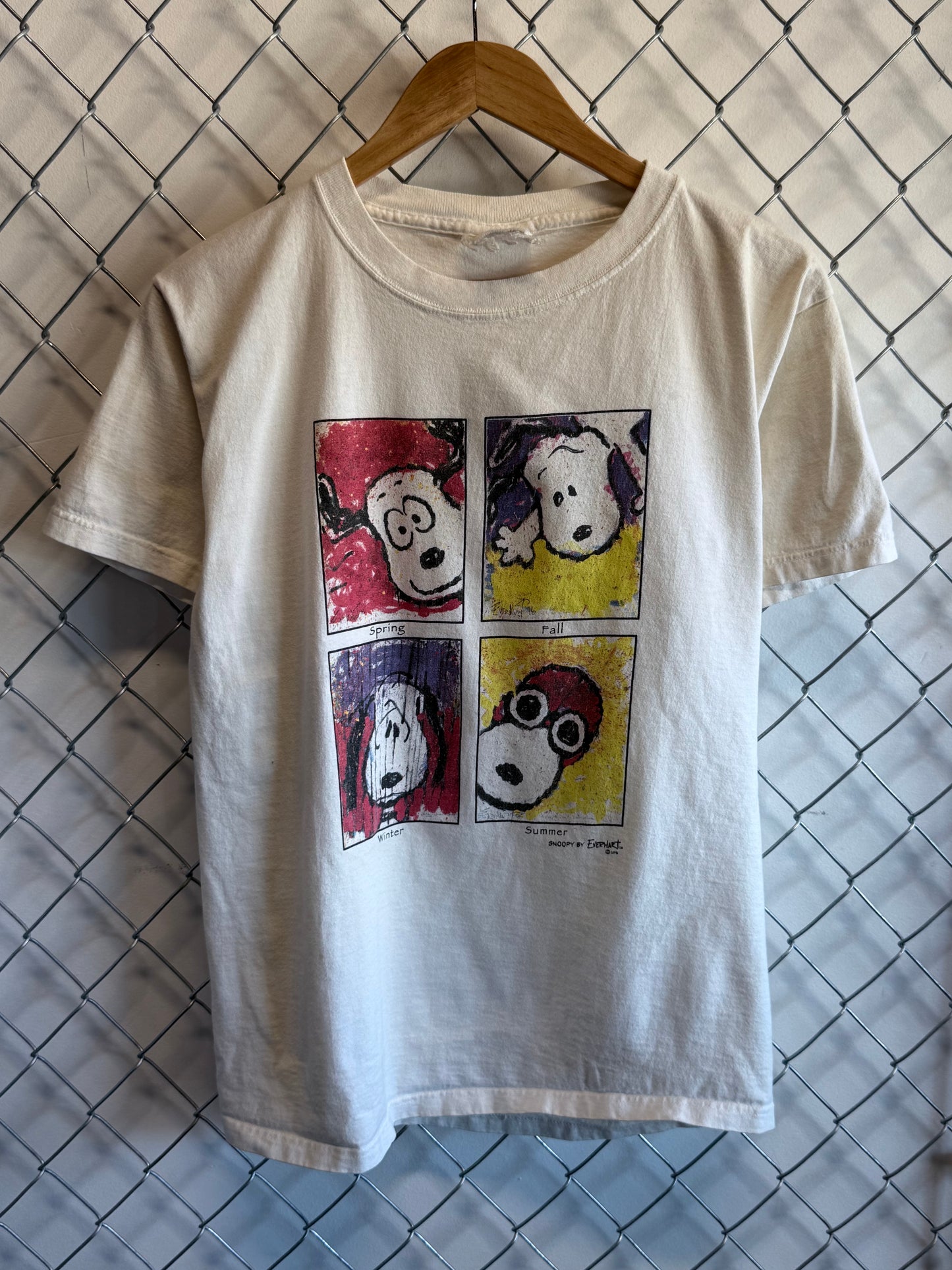 Vintage 90's Snoopy Charlie Brown Cartoon Seasons Graphic Tee Size Medium