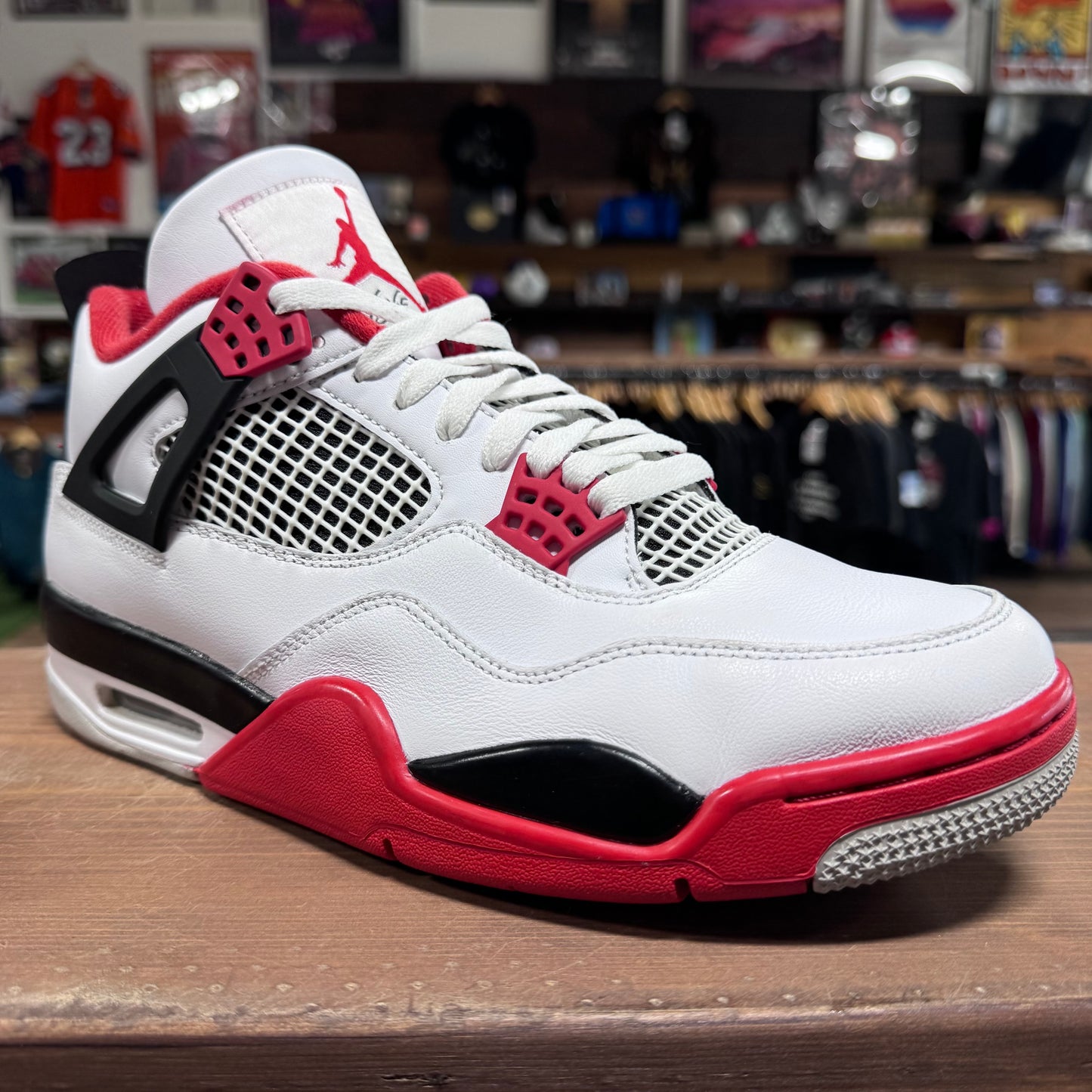 Jordan 4 'Fire Red' Size 9.5