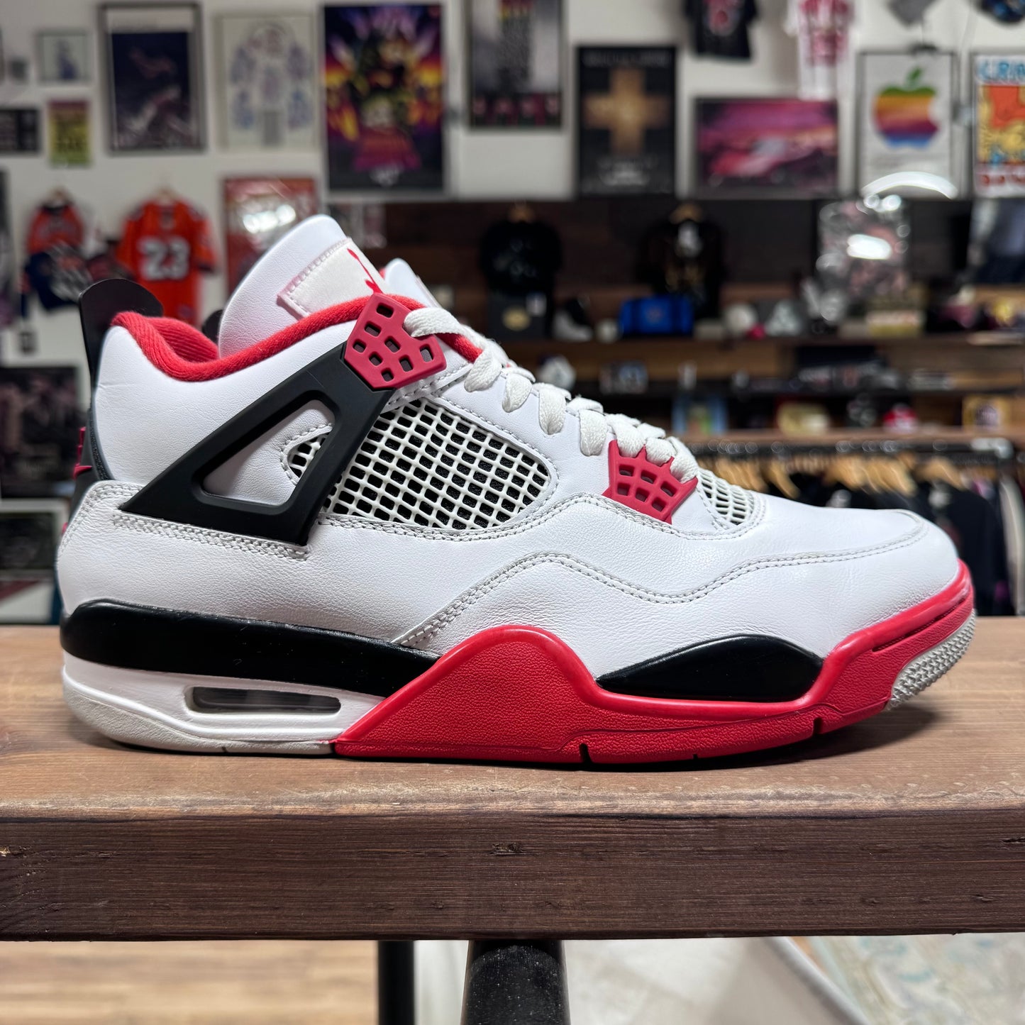 Jordan 4 'Fire Red' Size 9.5