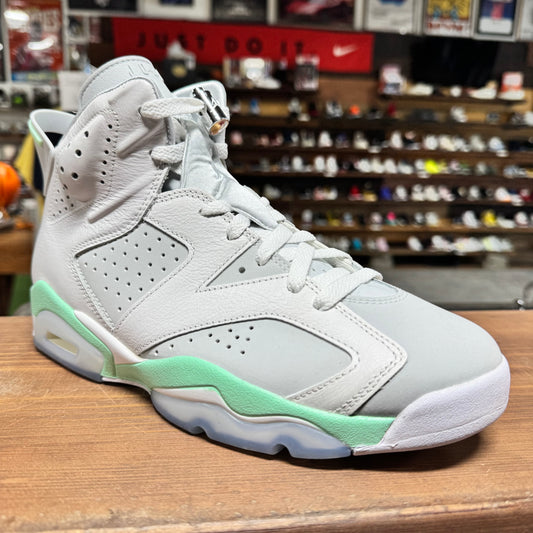 Jordan 6 'Mint Foam' Size 9W/7.5M (DS)