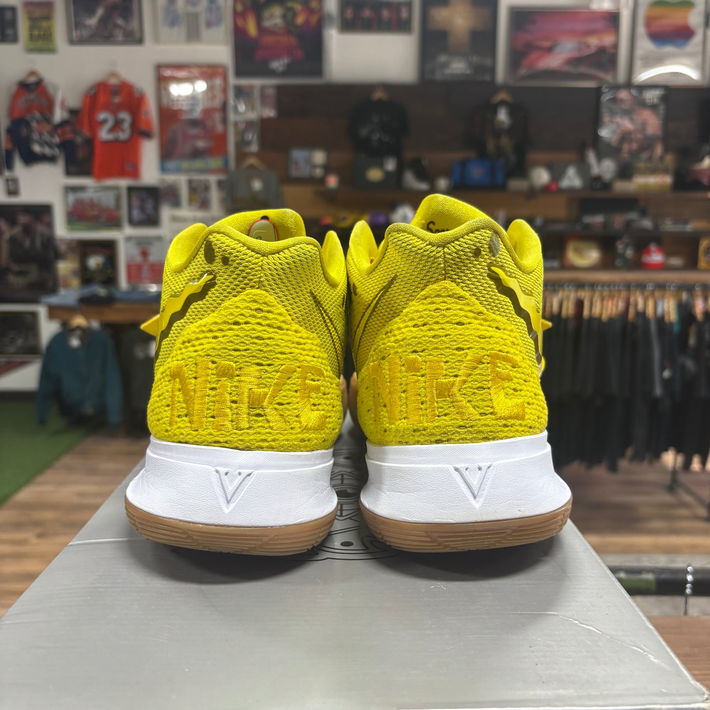 Nike Kyrie 5 'Spongebob Squarepants' Size 12