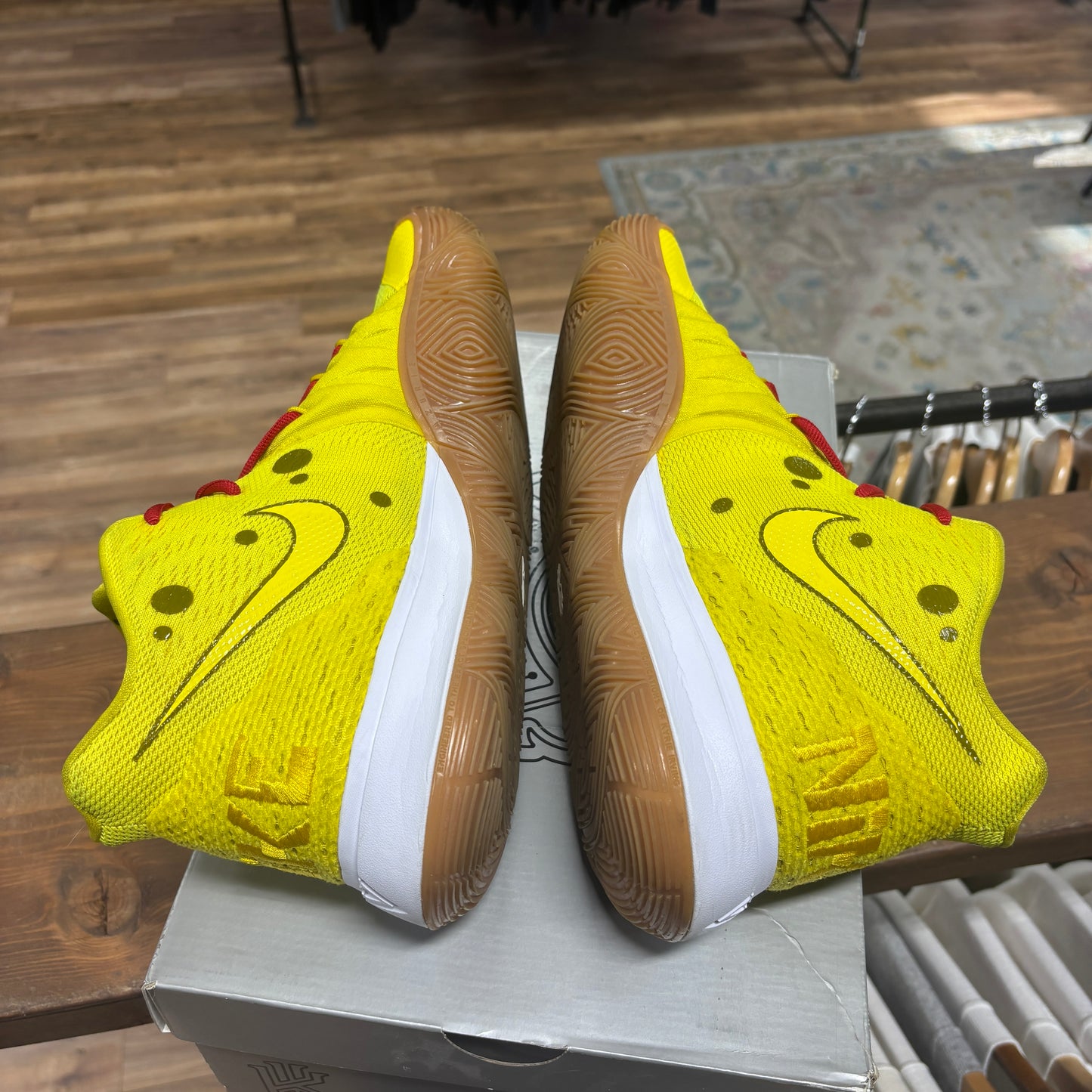 Nike Kyrie 5 'Spongebob Squarepants' Size 12