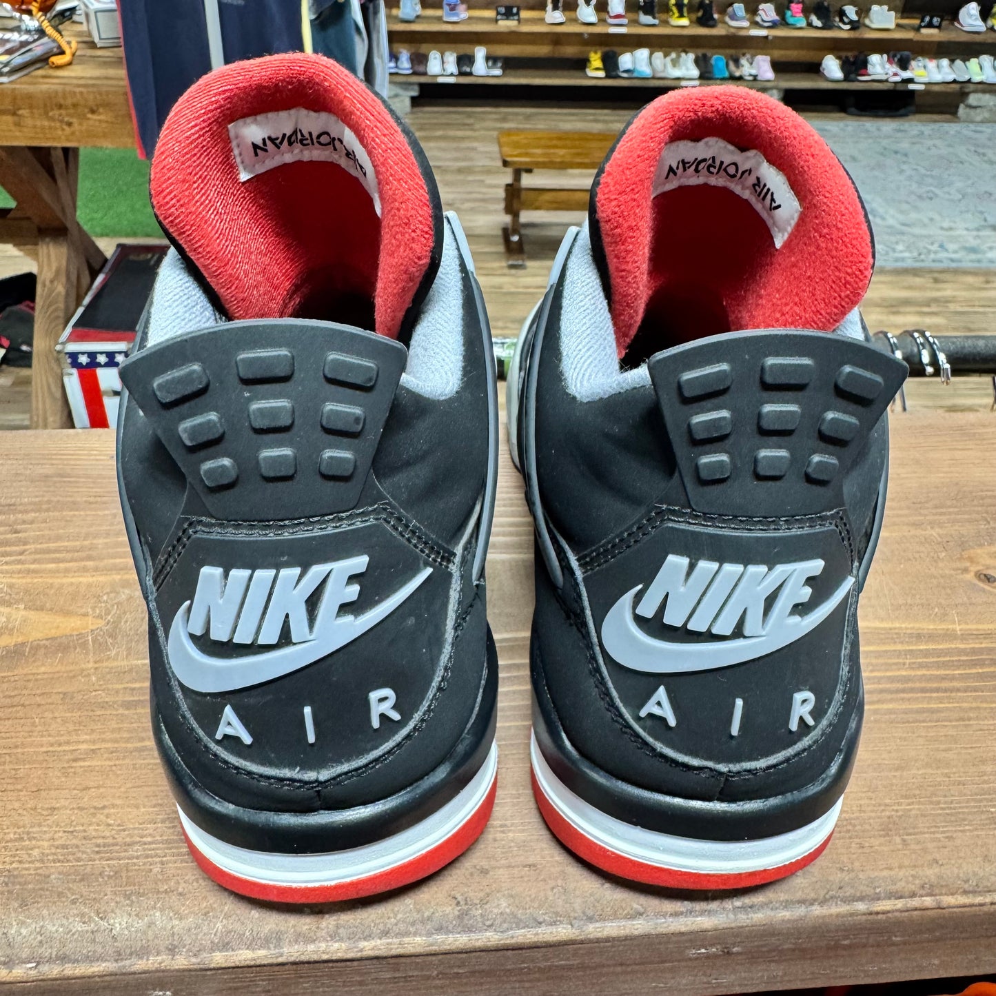 Jordan 4 'Bred (2019)' Size 9