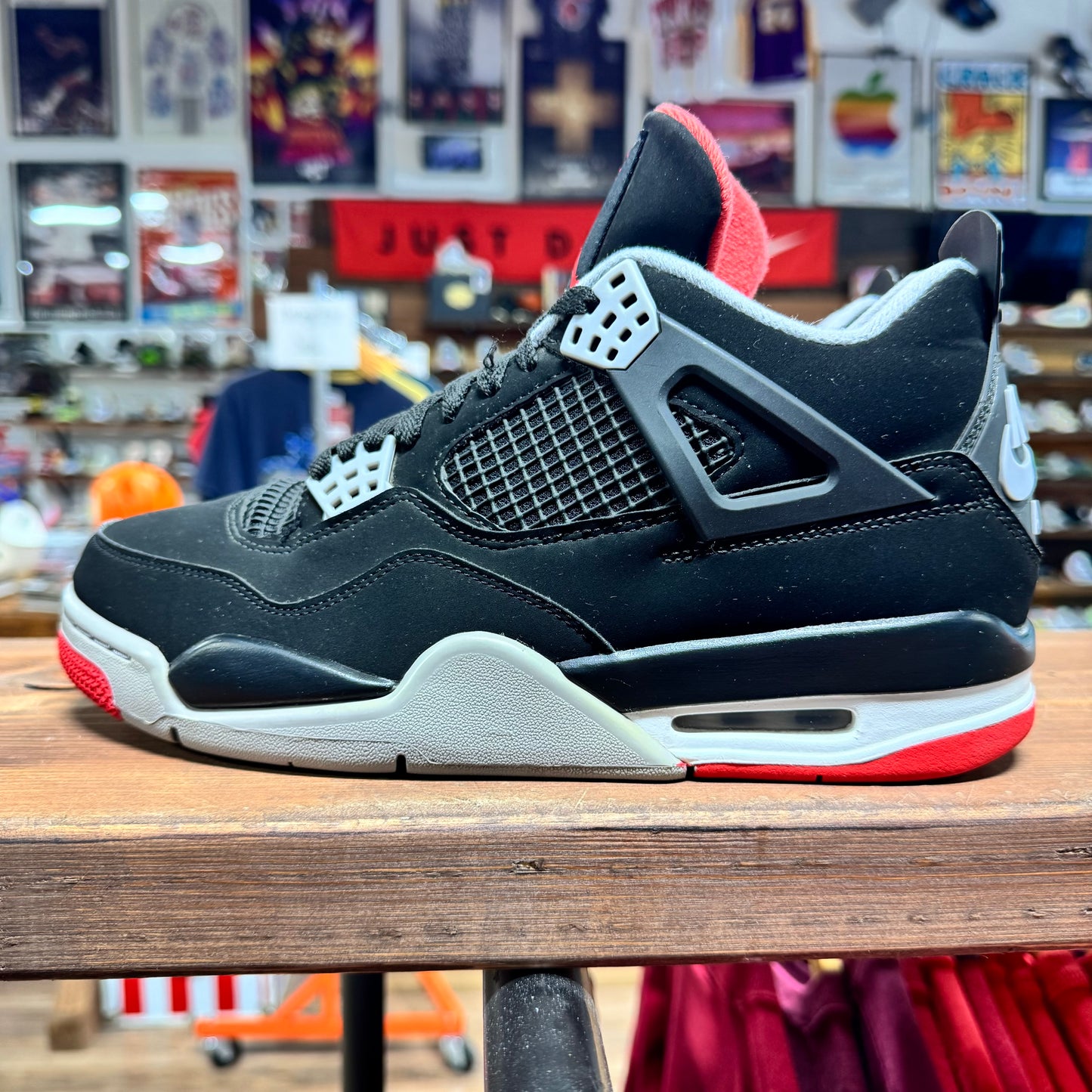 Jordan 4 'Bred (2019)' Size 9