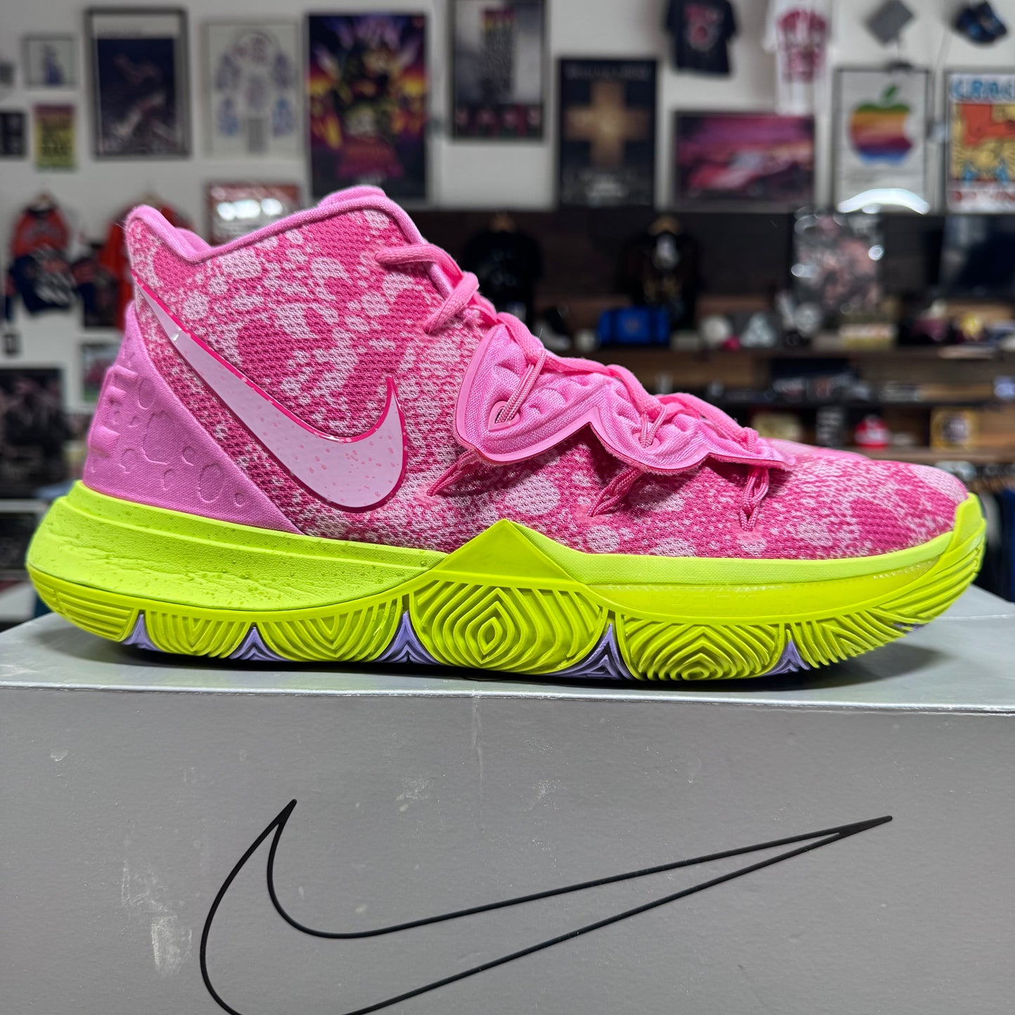 Nike Kyrie 5 'Patrick Star' Size 12