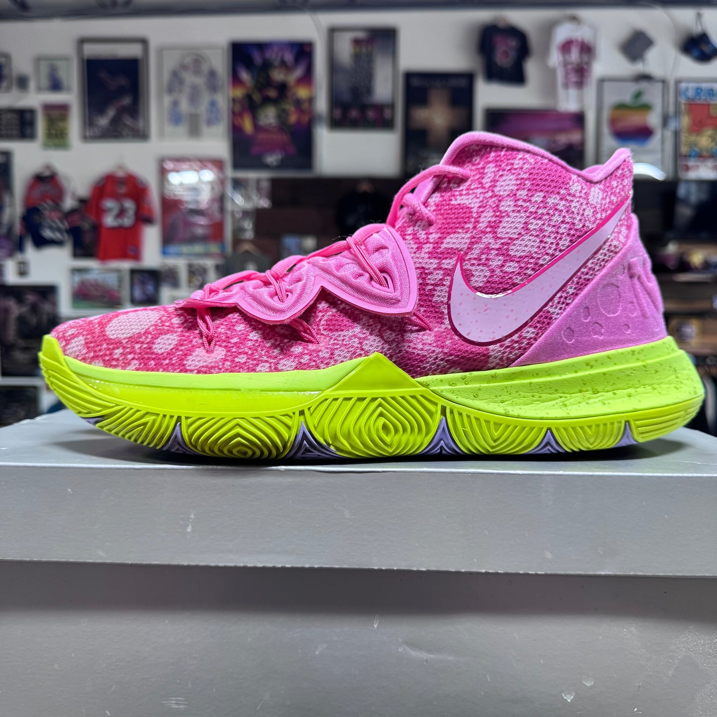 Nike Kyrie 5 'Patrick Star' Size 12