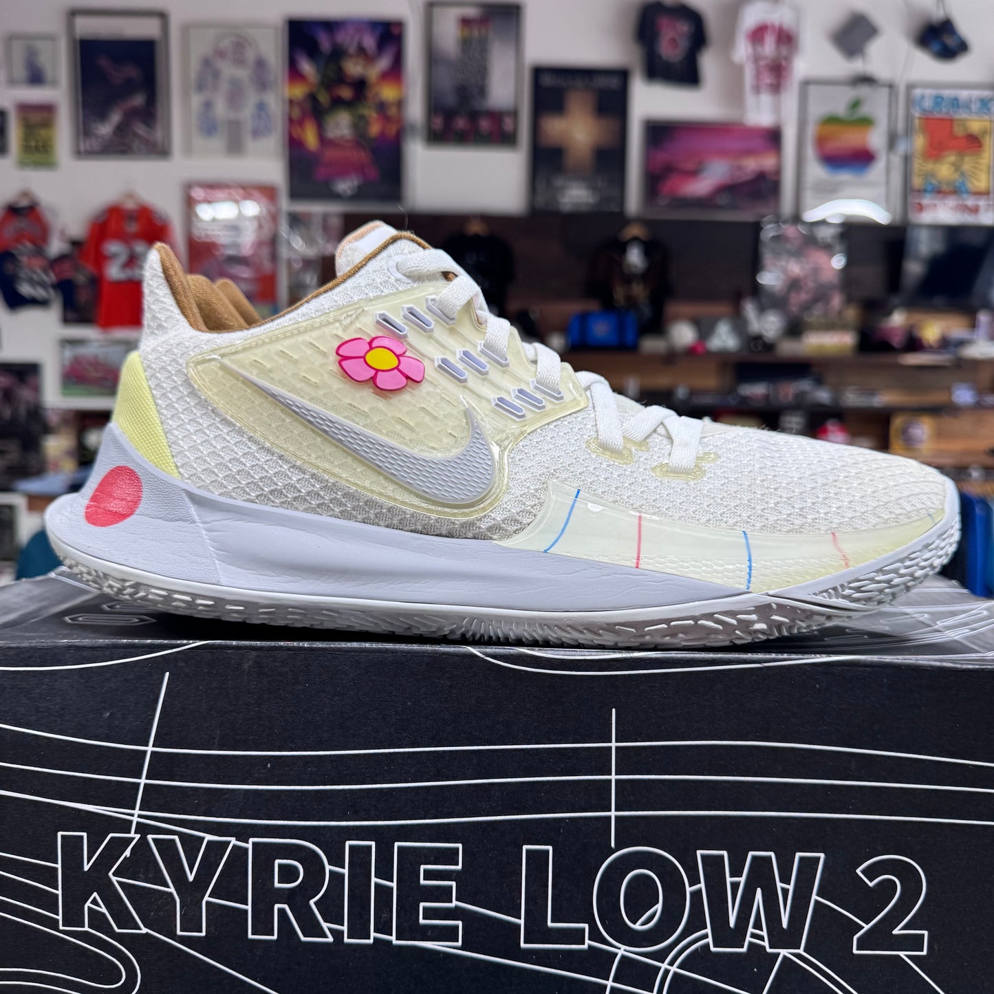 Nike Kyrie 2 'Sandy Cheeks' Size 12