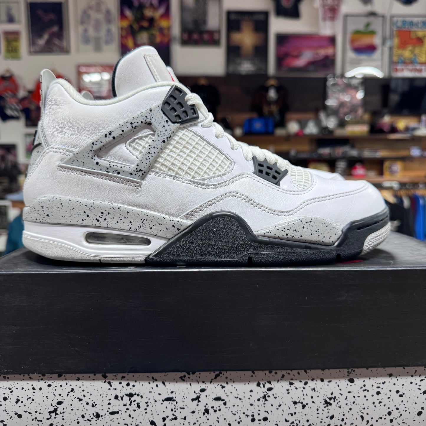 Jordan 4 'White Cement (2016)' Size 9