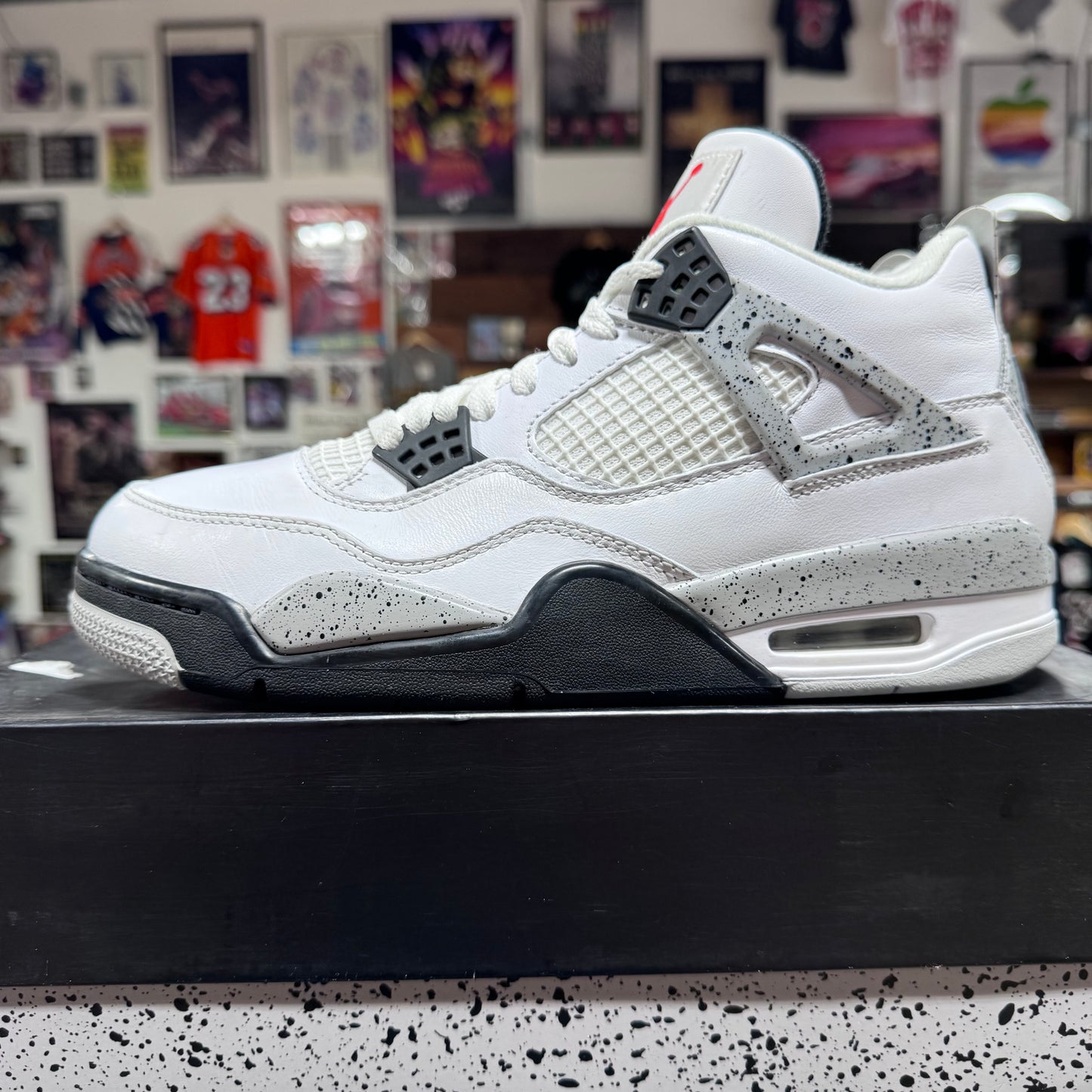 Jordan 4 'White Cement (2016)' Size 9