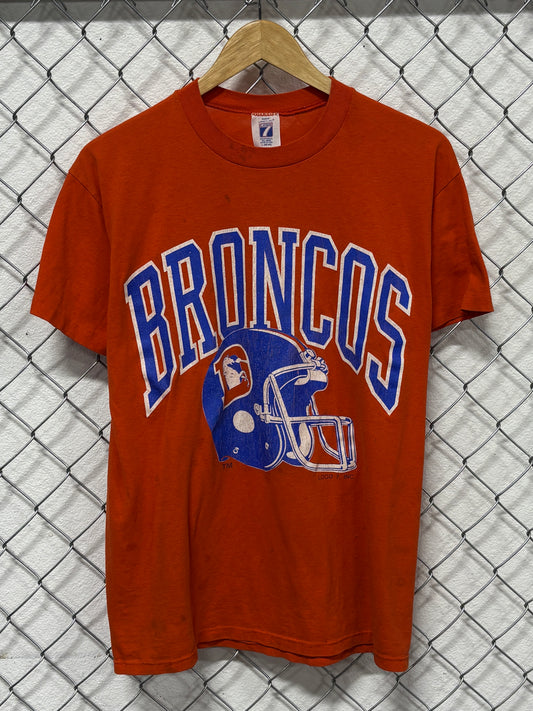 Vintage 90's Logo 7 Denver Broncos NFL Helmet Football Tee Size Large