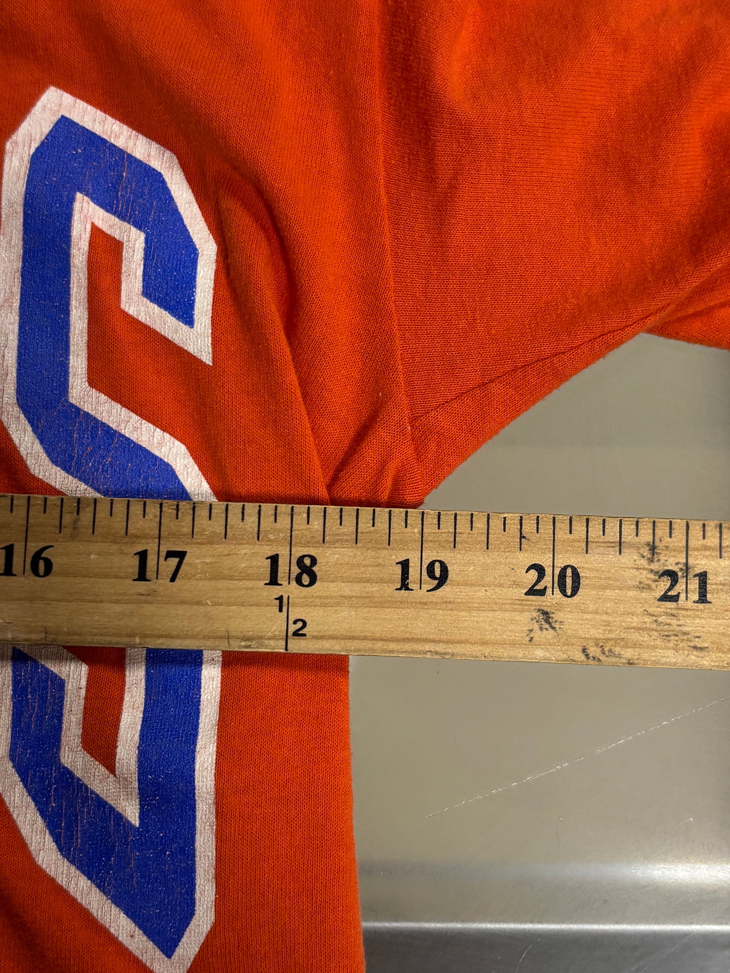 Vintage 90's Logo 7 Denver Broncos NFL Helmet Football Tee Size Large
