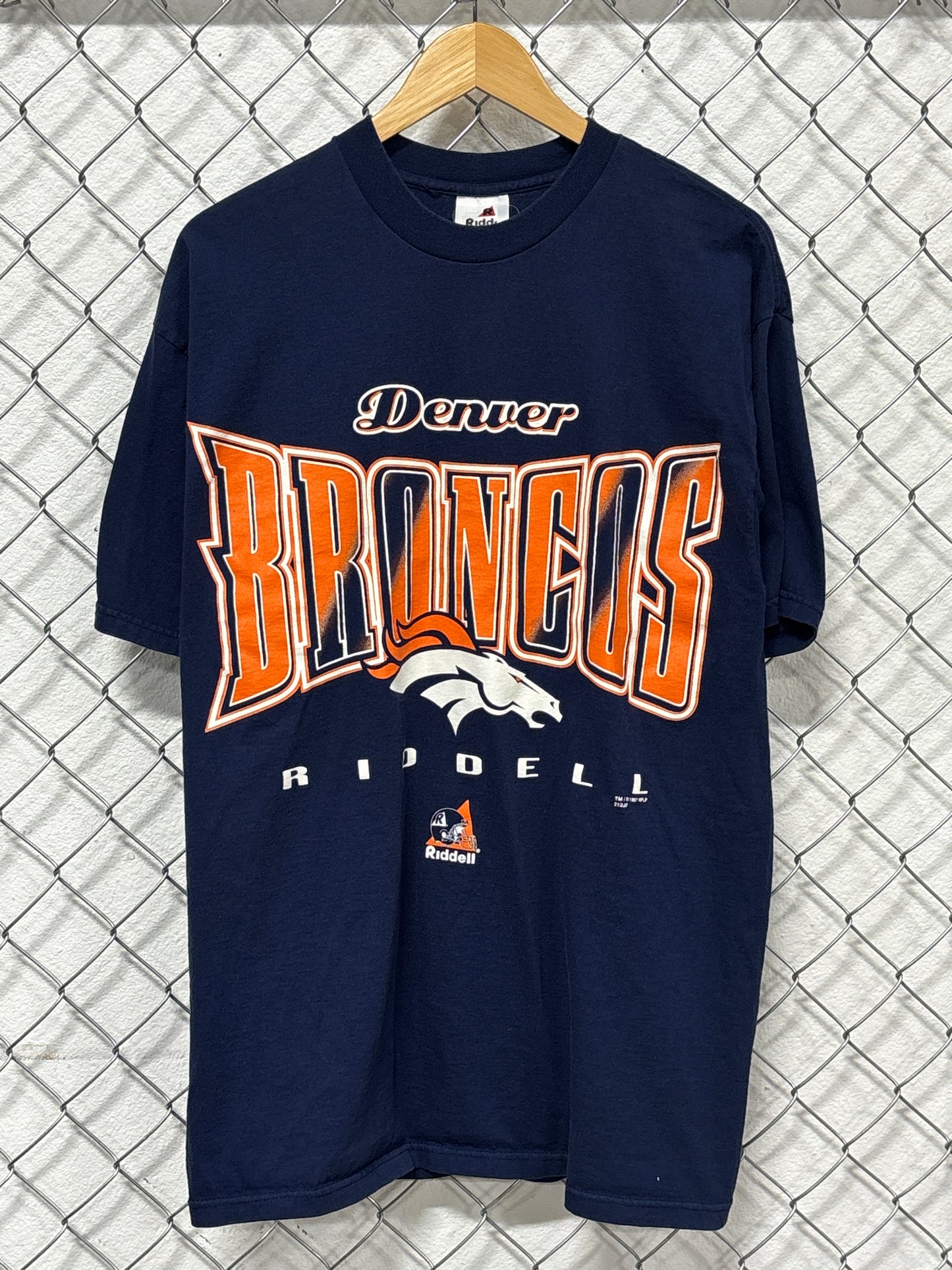 Vintage Denver Broncos NFL Logo Graphic Tee Size Large