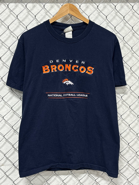 Vintage Lee Sport Denver Broncos NFL Logo Graphic Tee Size Large