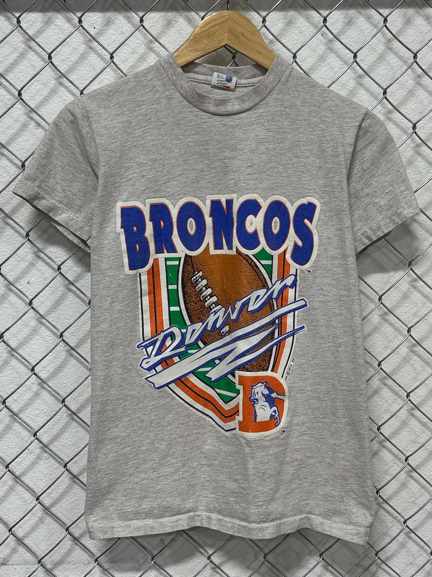 Vintage 1991 Denver Broncos NFL Big Print Graphic Tee Size XL Youth