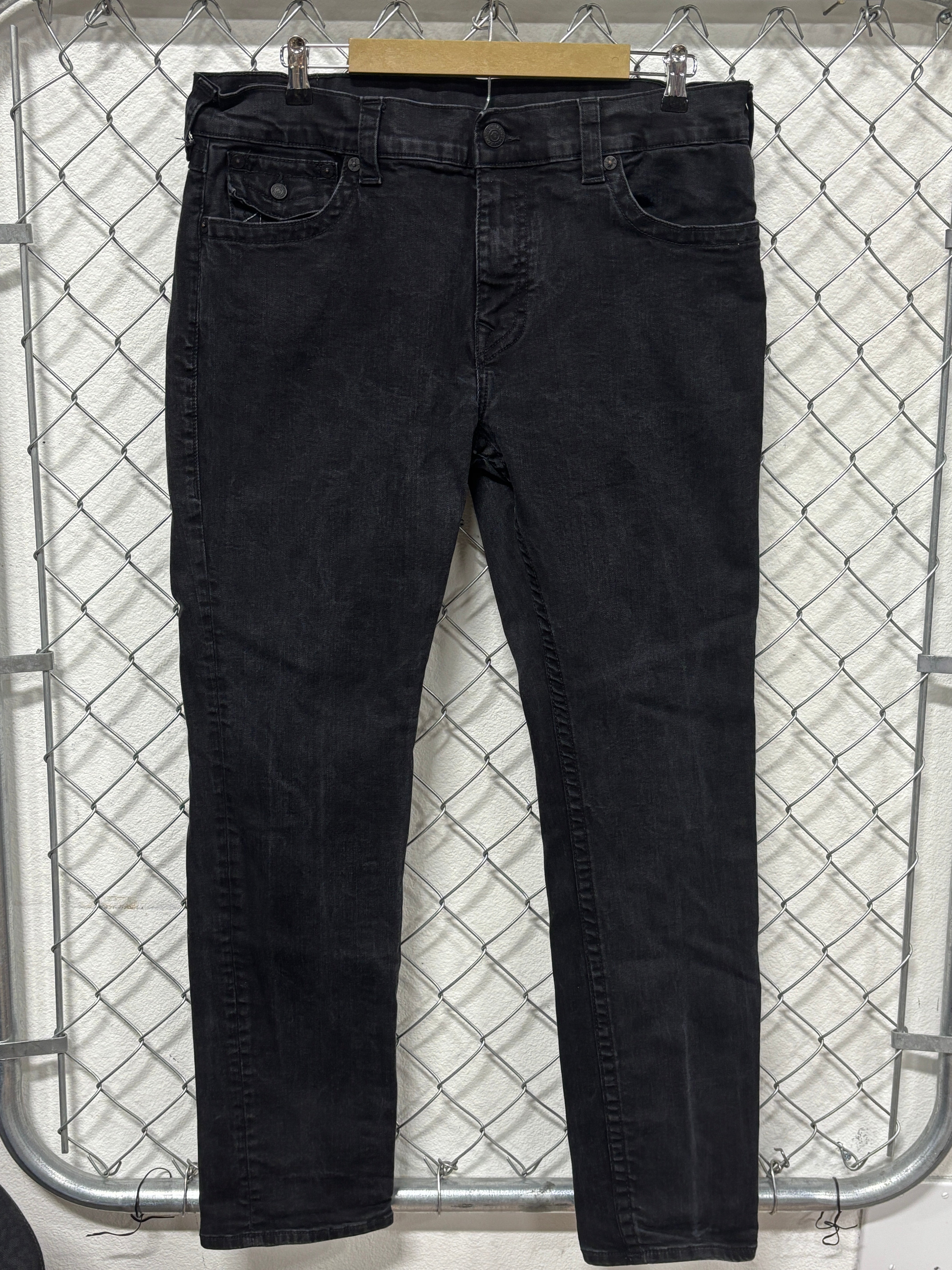 Jeans – the basement