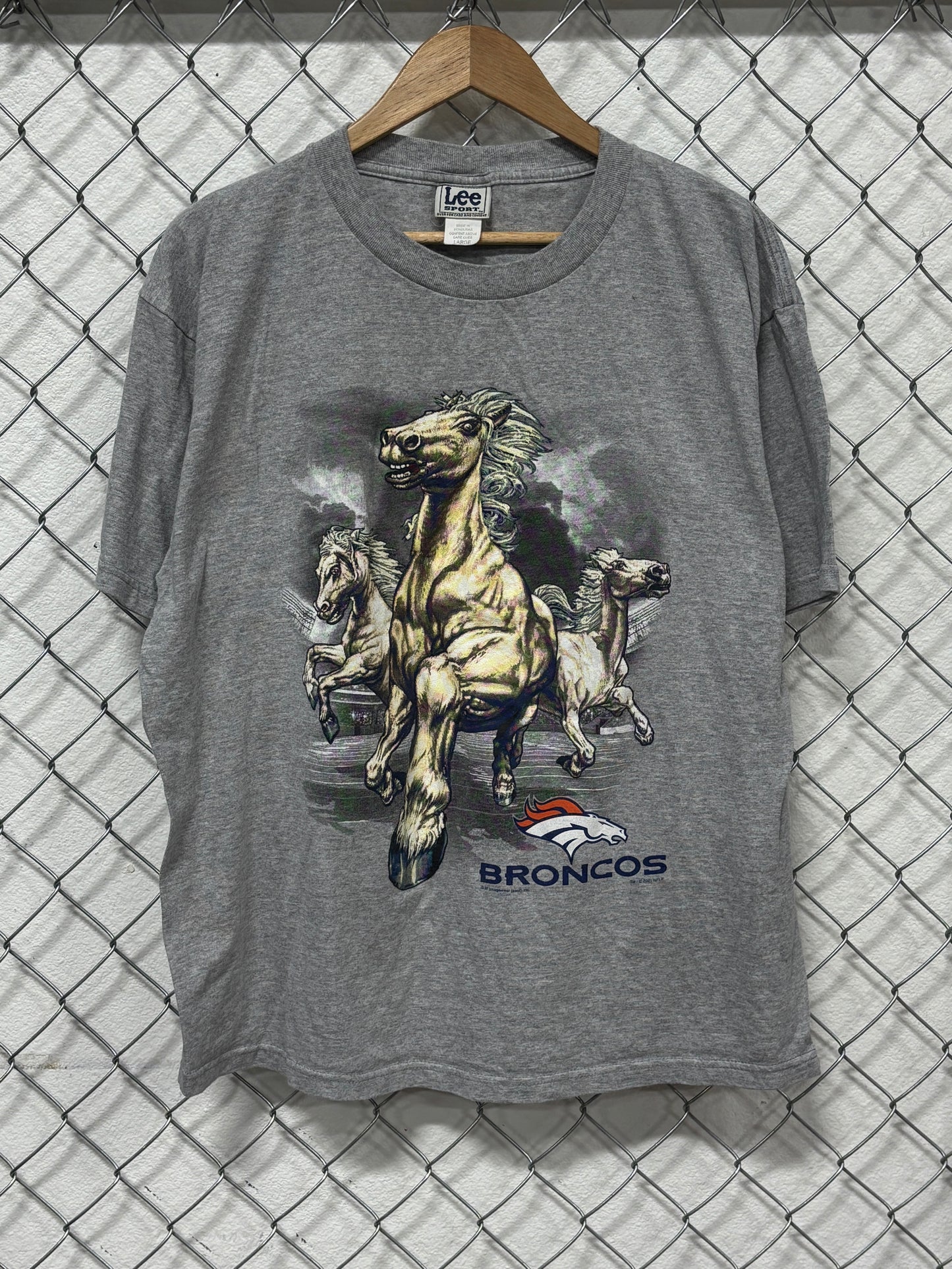 Vintage 90's Denver Broncos Big Print Football Graphic Tee Size Large