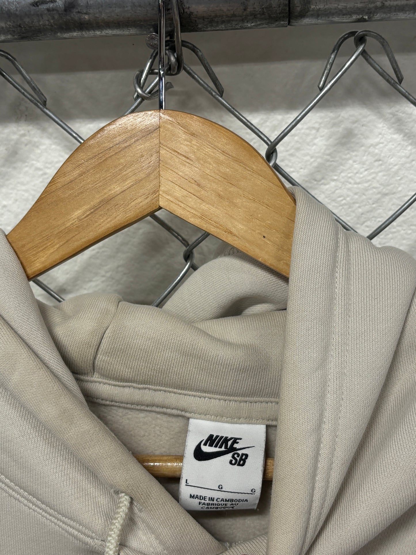 Nike SB Skate Like a Girl White Hoodie Size Large