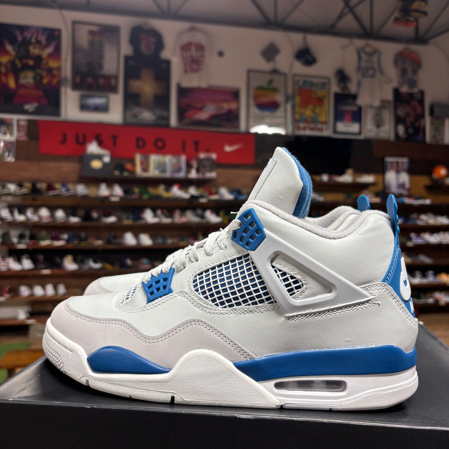 Jordan 4 'Military Blue' Size 10