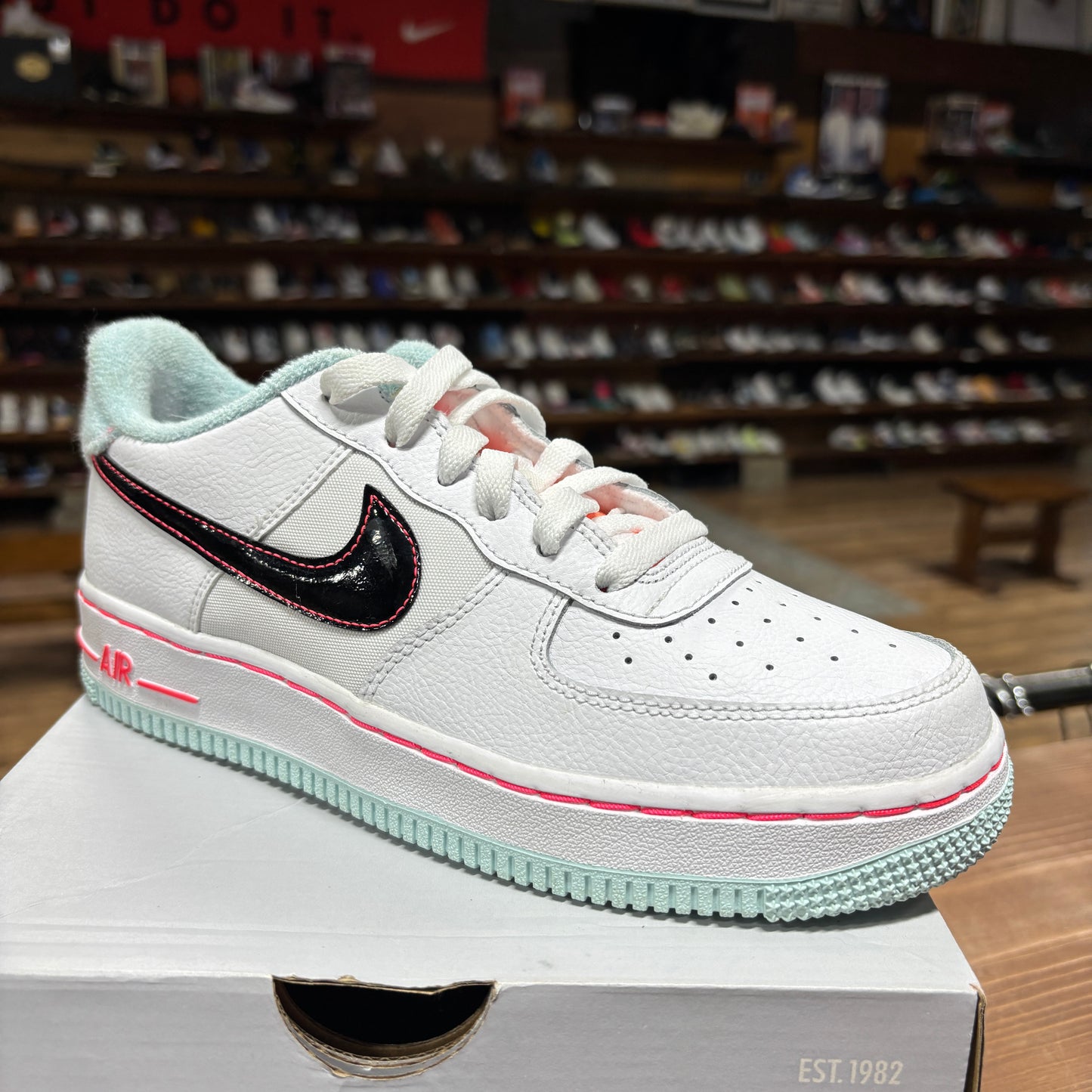 Nike AF1 Low 'White Atomic Pink' Size 5.5Y