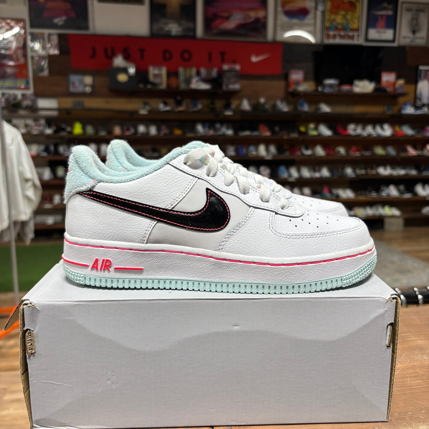 Nike AF1 Low 'White Atomic Pink' Size 5.5Y