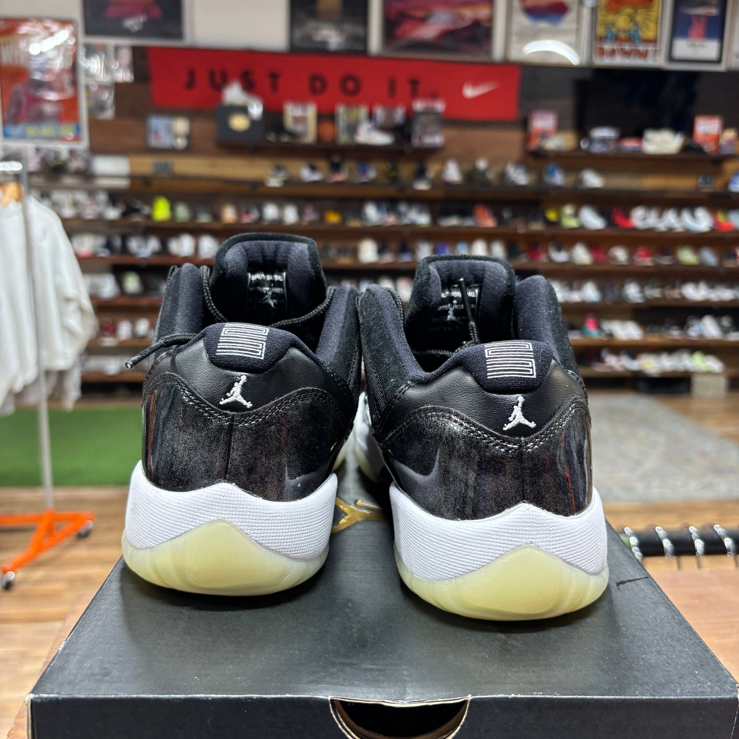 Jordan 11 Low 'Baron' Size 6Y