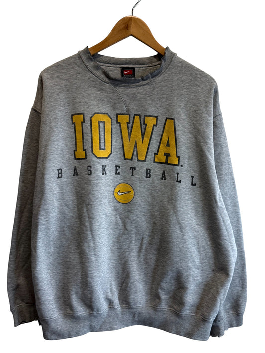 Vintage Y2K Nike Iowa Hawkeyes Basketball Distressed Sweater Size XL