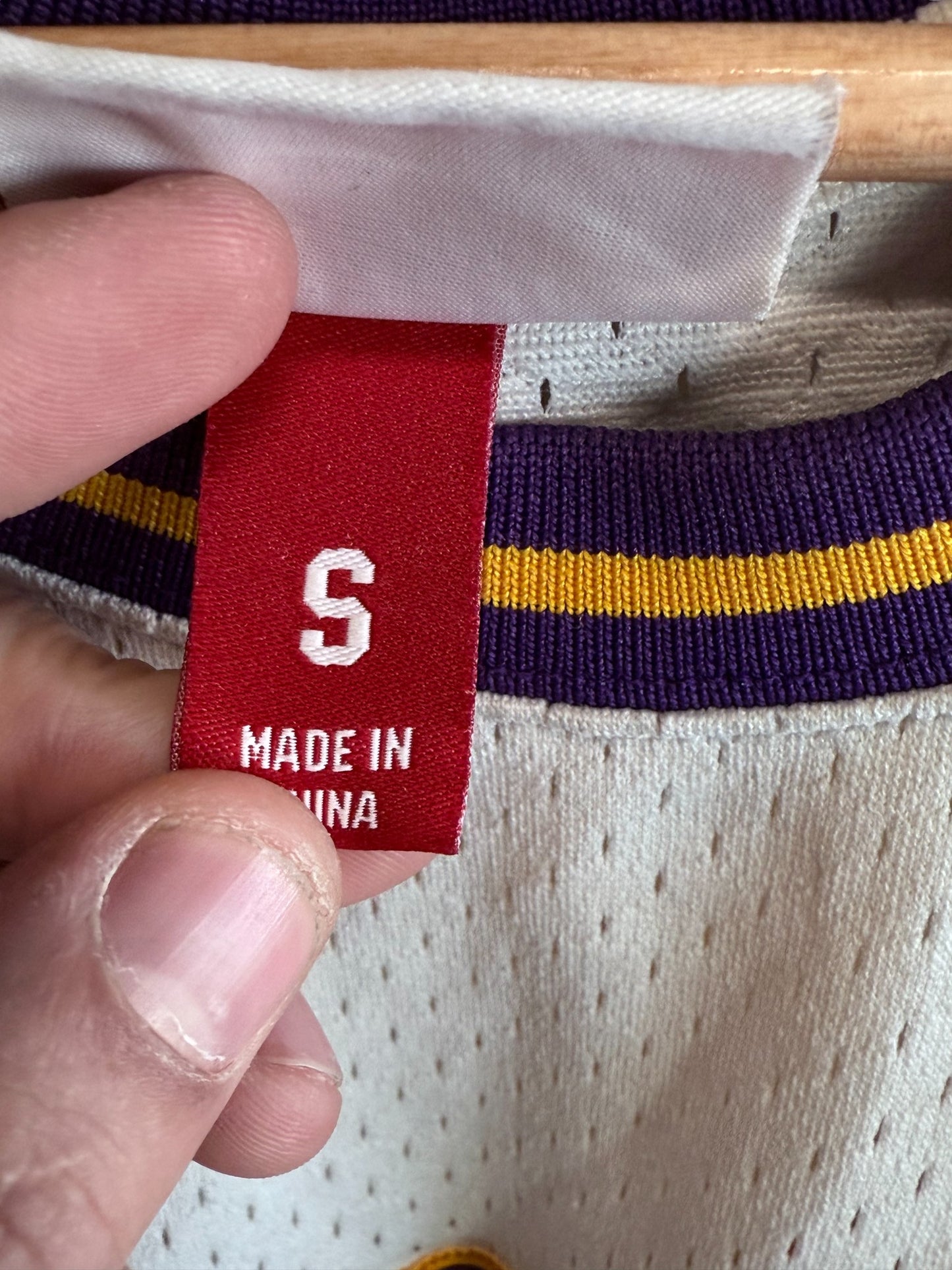 Mitchell & Ness Magic Johnson LA Lakers #32 Jersey Size Small