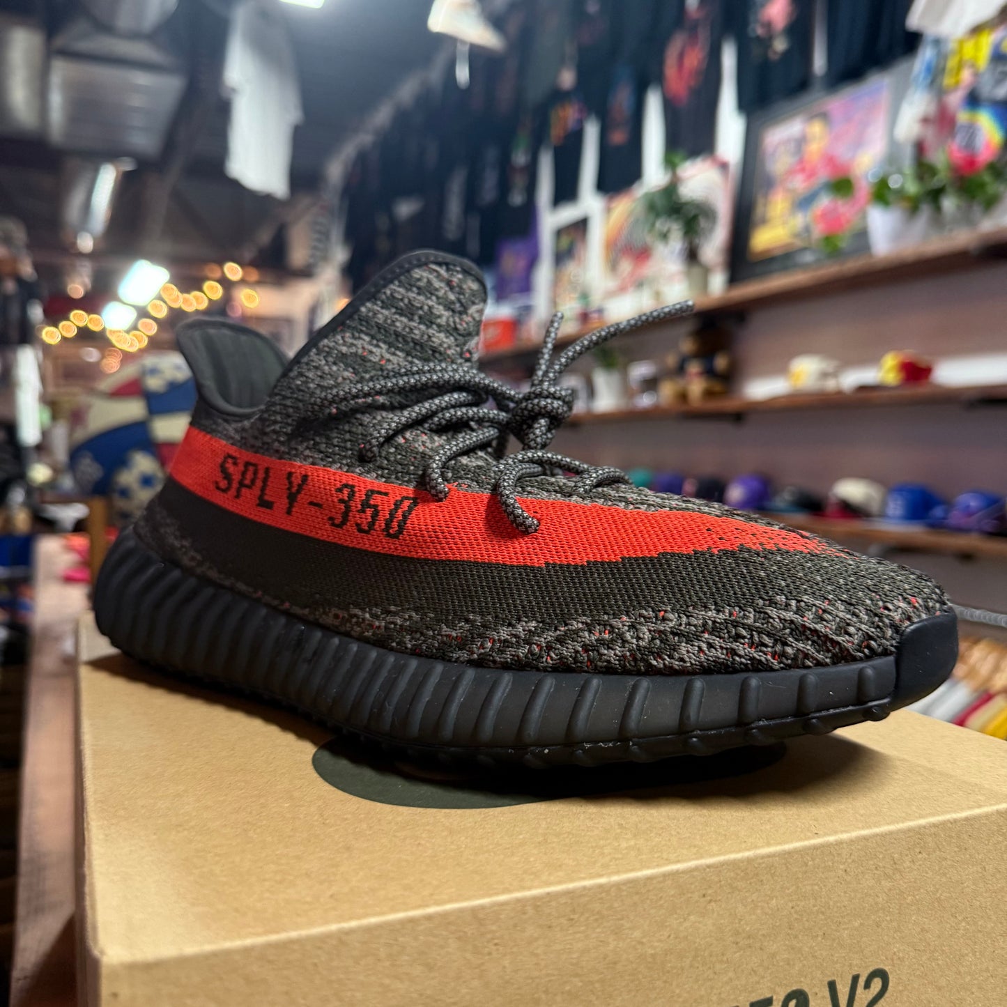 Yeezy 350 v2 'Carbon Beluga' Size 10.5