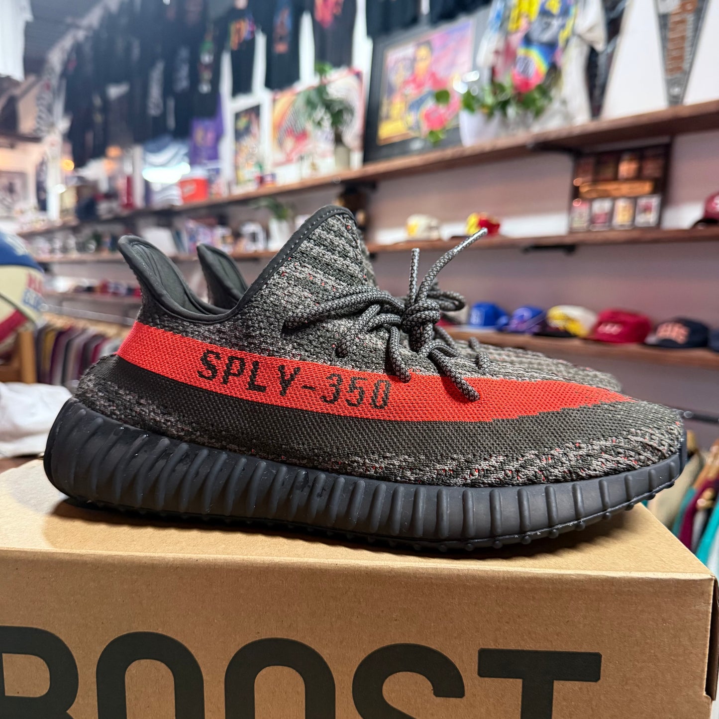 Yeezy 350 v2 'Carbon Beluga' Size 10.5