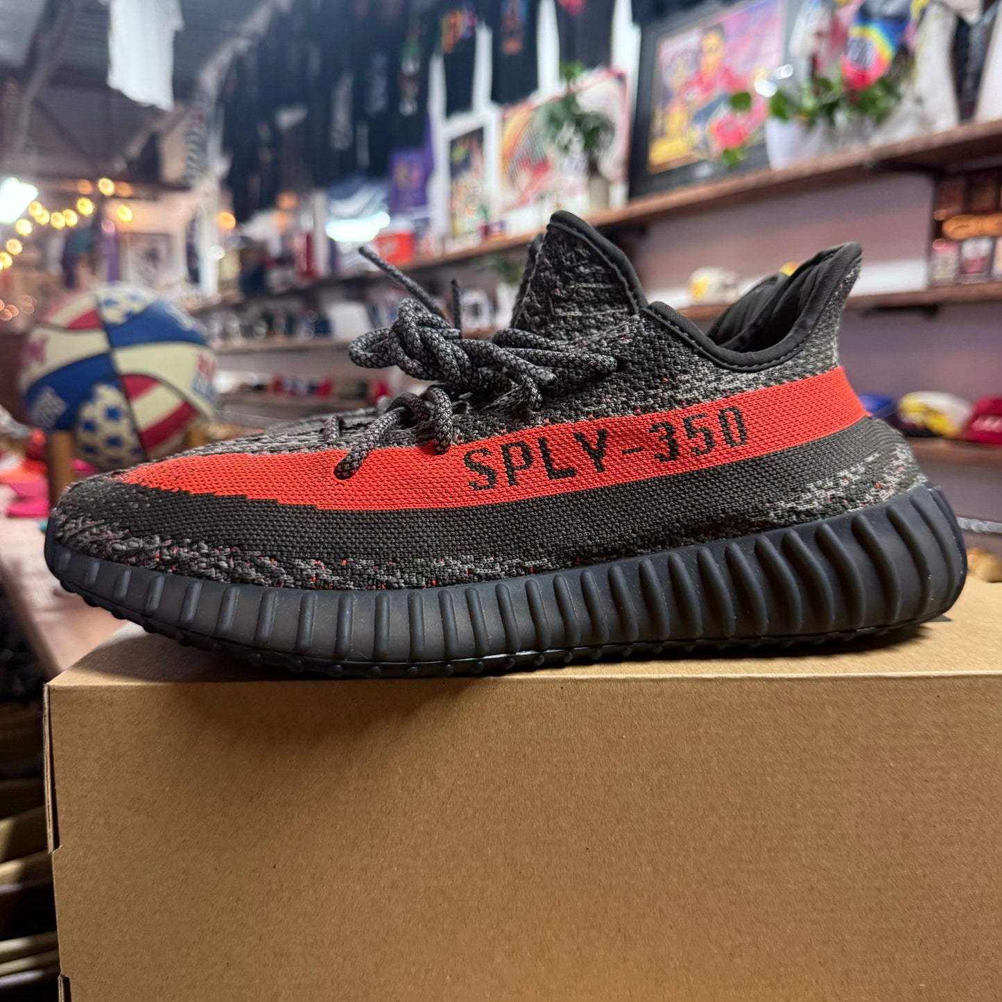 Yeezy 350 v2 'Carbon Beluga' Size 10.5