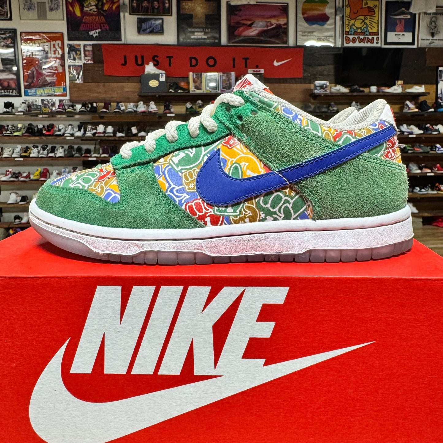 Nike Dunk Low 'Foam Finger' Size 4Y