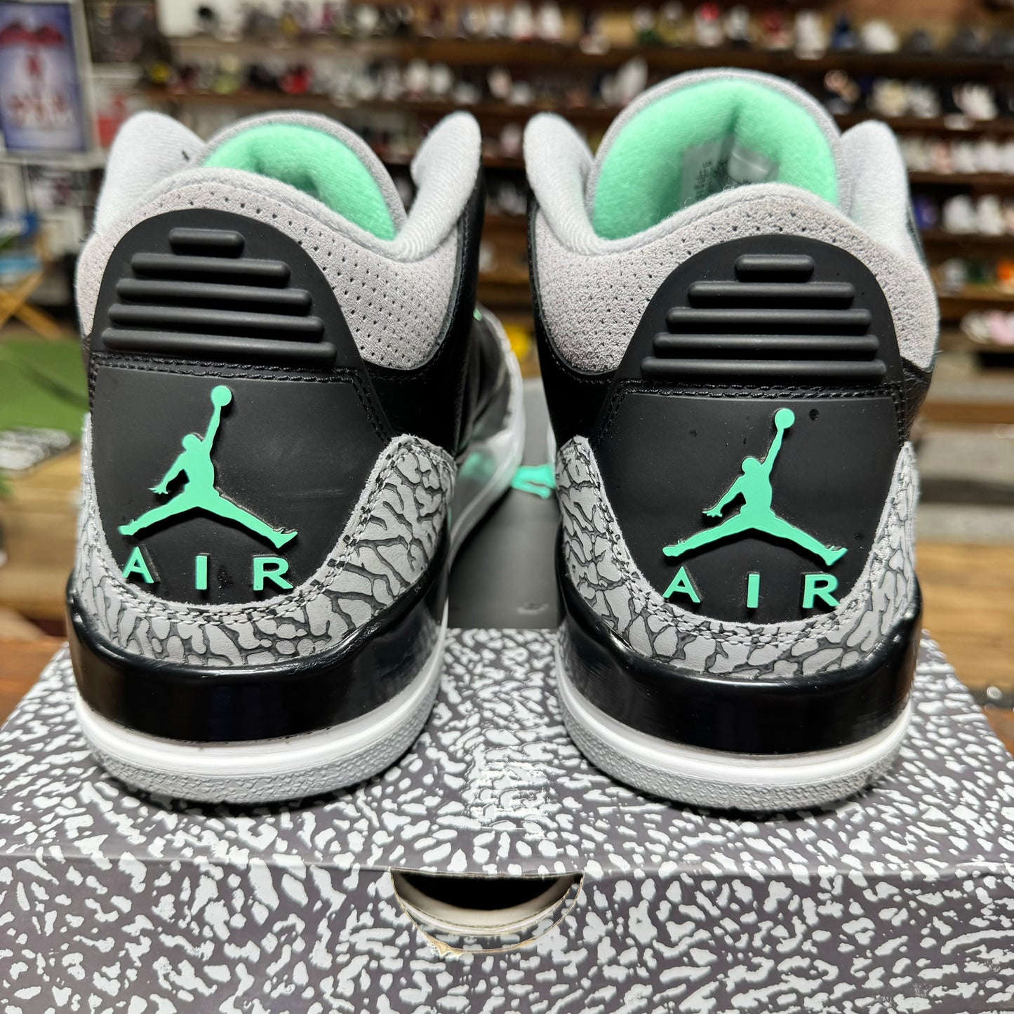 Jordan 3 'Green Glow' Size 11.5