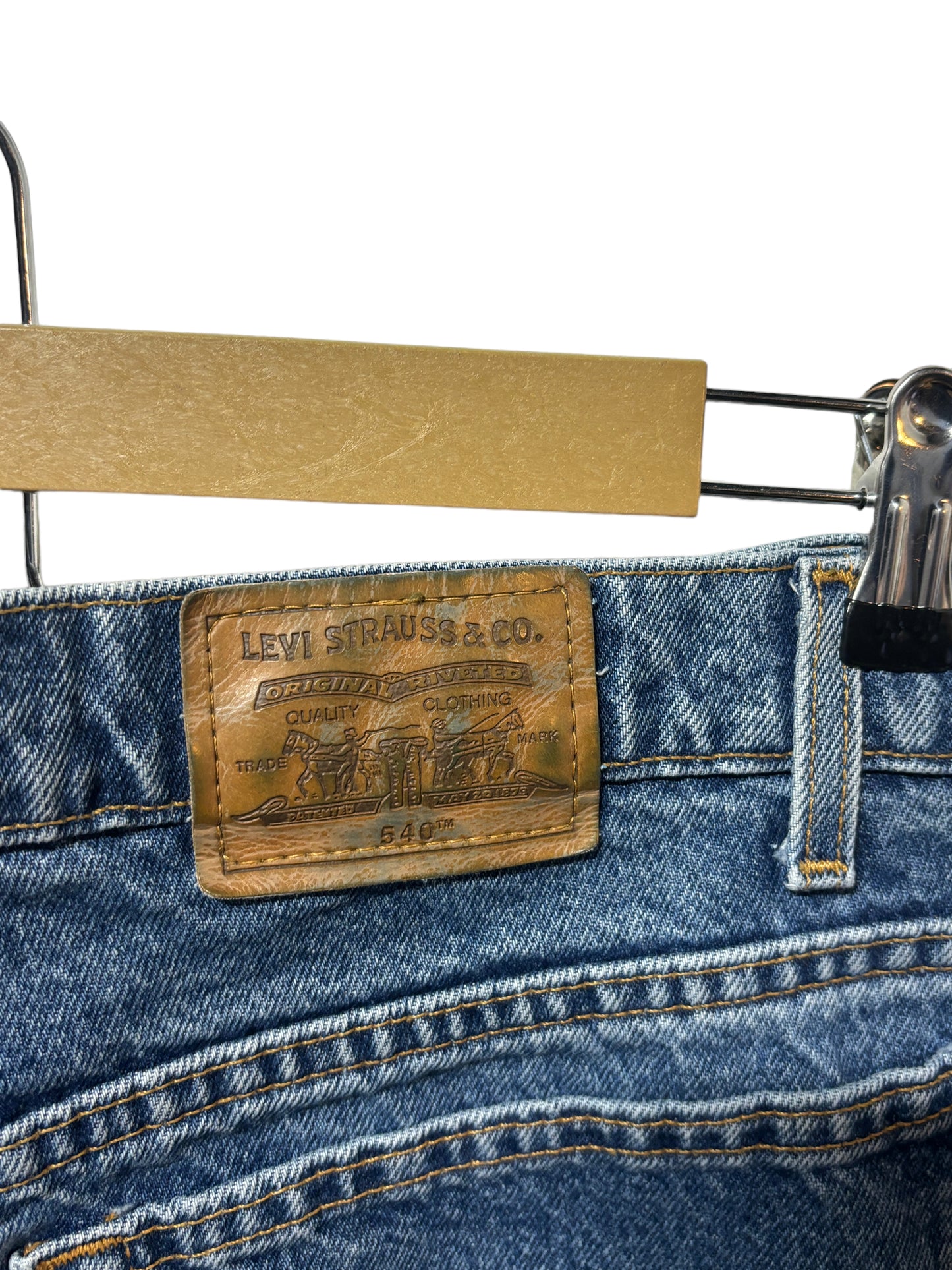 Vintage Levi Relaxed Fit 540 Orange Tab Medium Wash Denim Jeans Size 38x34